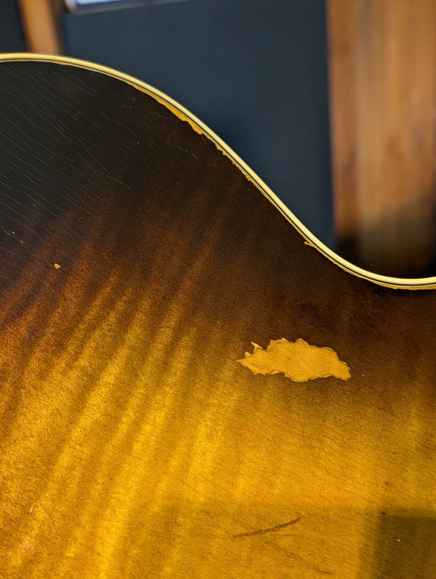 Harmony H62 Hollowbody Electric Guitar - Sunburst (1953-1956)