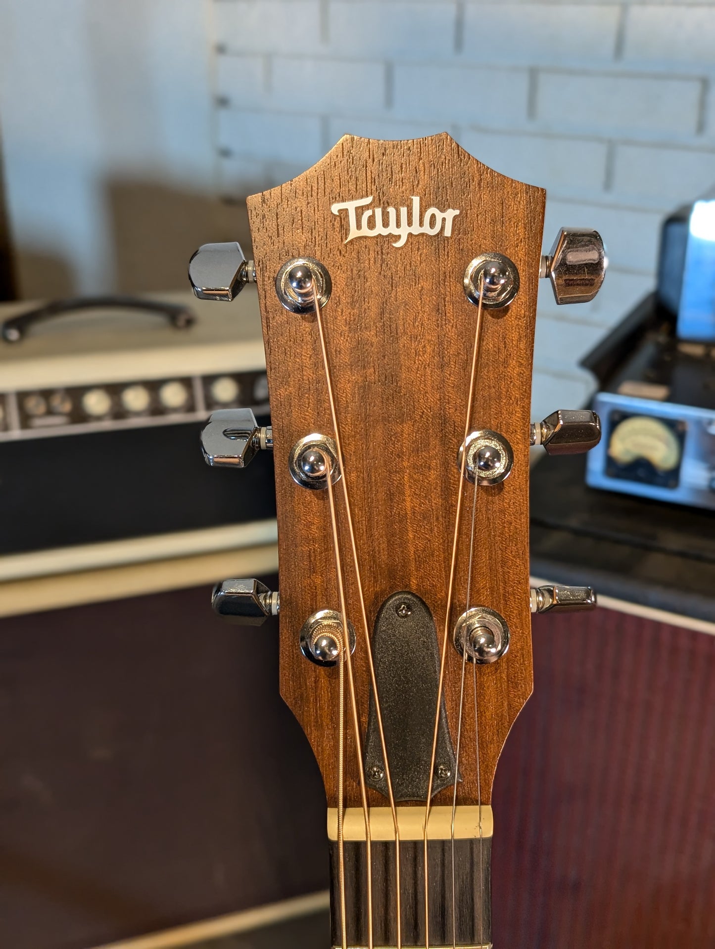 Taylor Academy 10e Acoustic/Electric Guitar w/Gig Bag (2022)