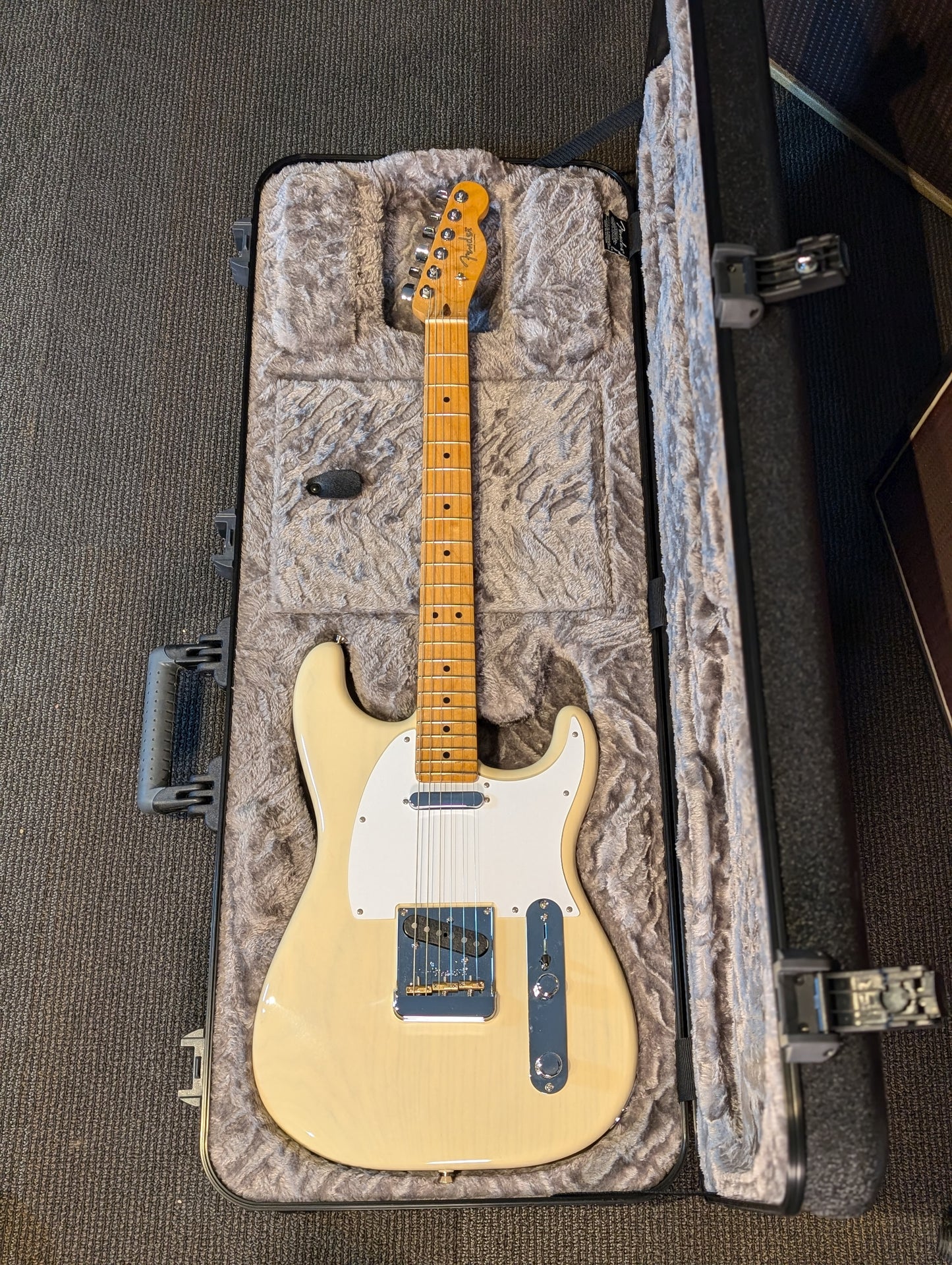 Fender Parallel Universe Whiteguard Stratocaster Electric Guitar w/Case - Vintage Blonde (2018)
