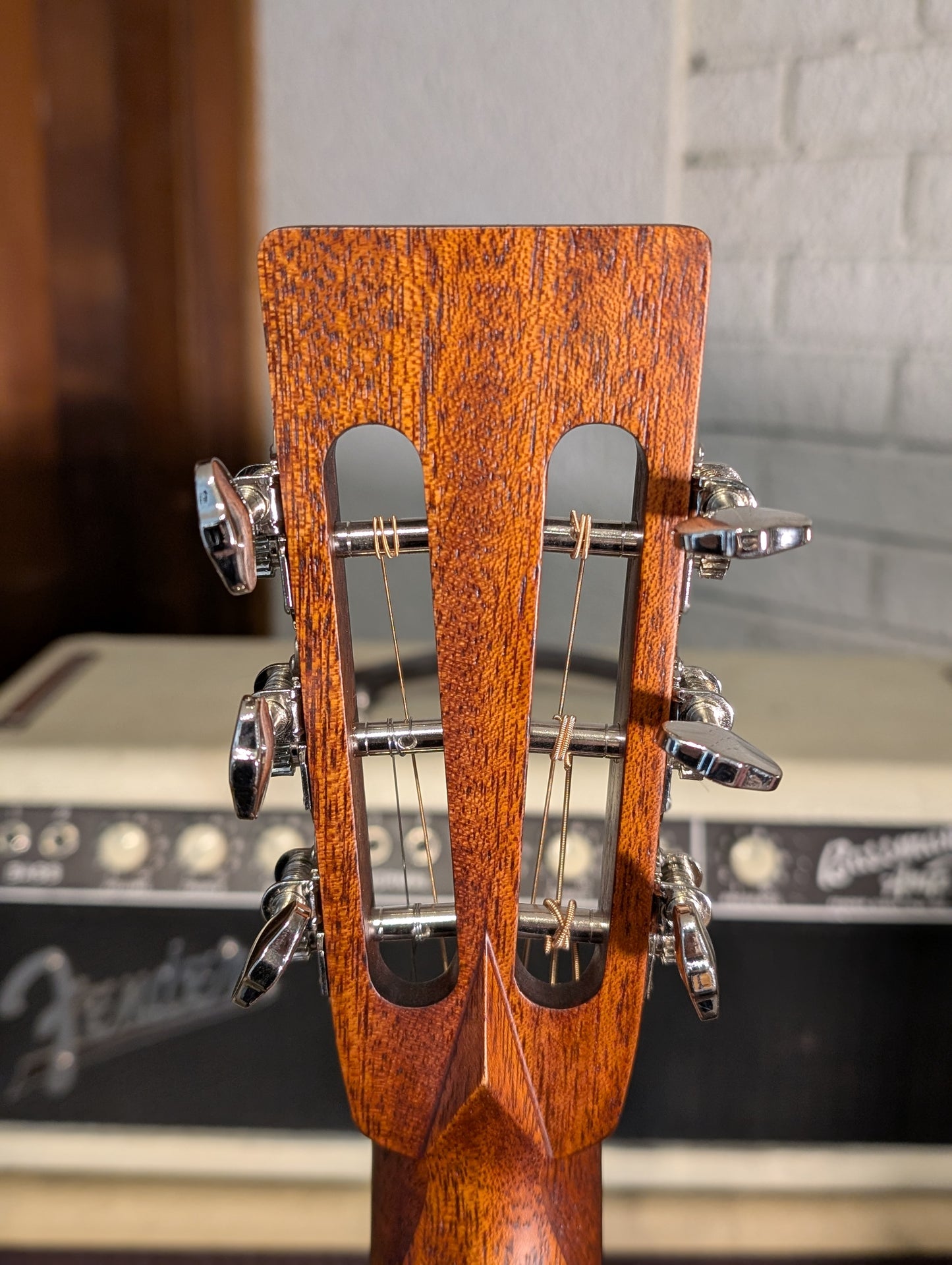 Eastman E1P Bluesmaster Limited Edition Parlor Acoustic Guitar w/Gig Bag - Classic Finish (Serial #M2333272)