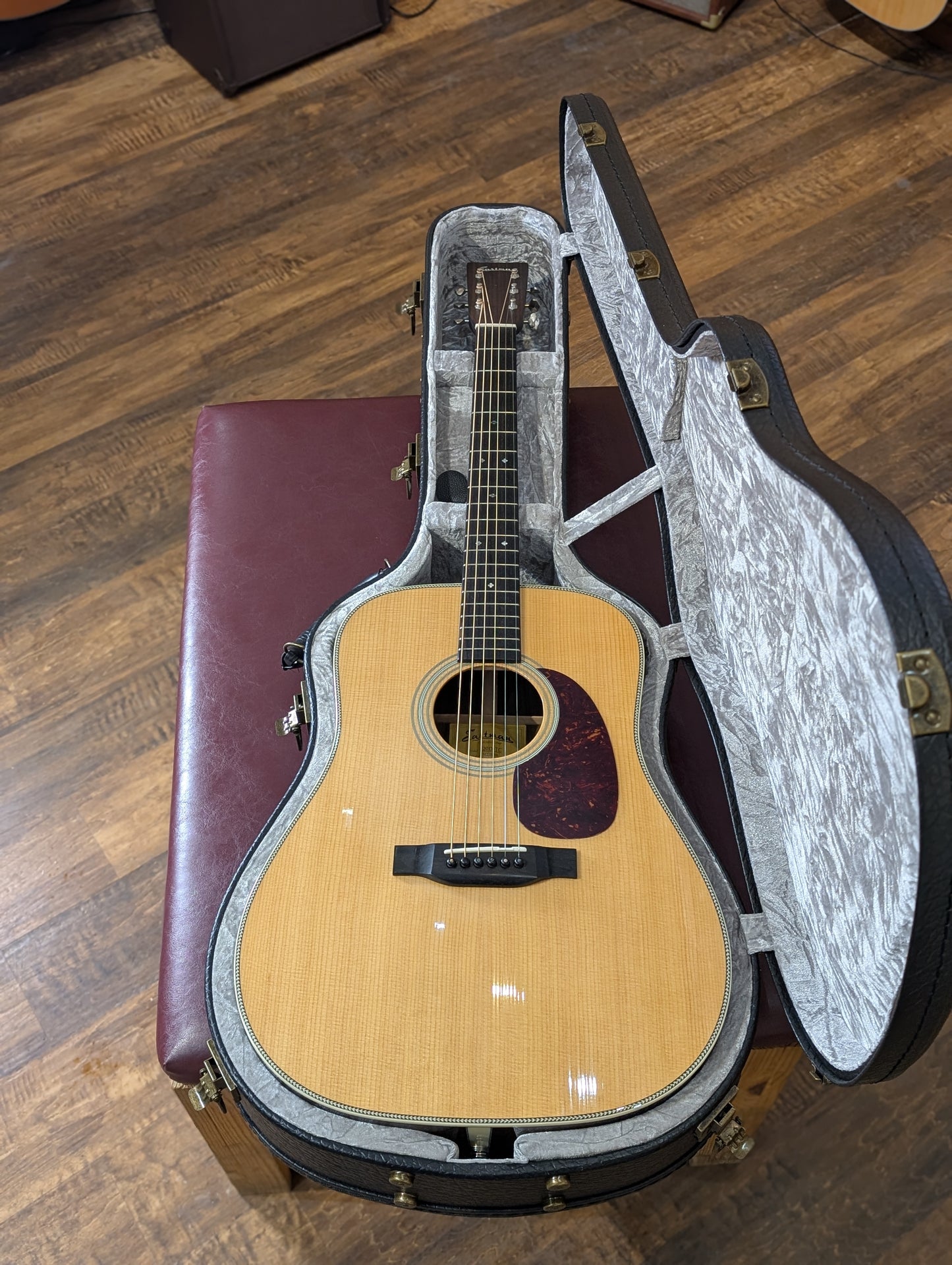 Eastman E20D-TC Dreadnought Acoustic Guitar w/Case & Pickup (2023)