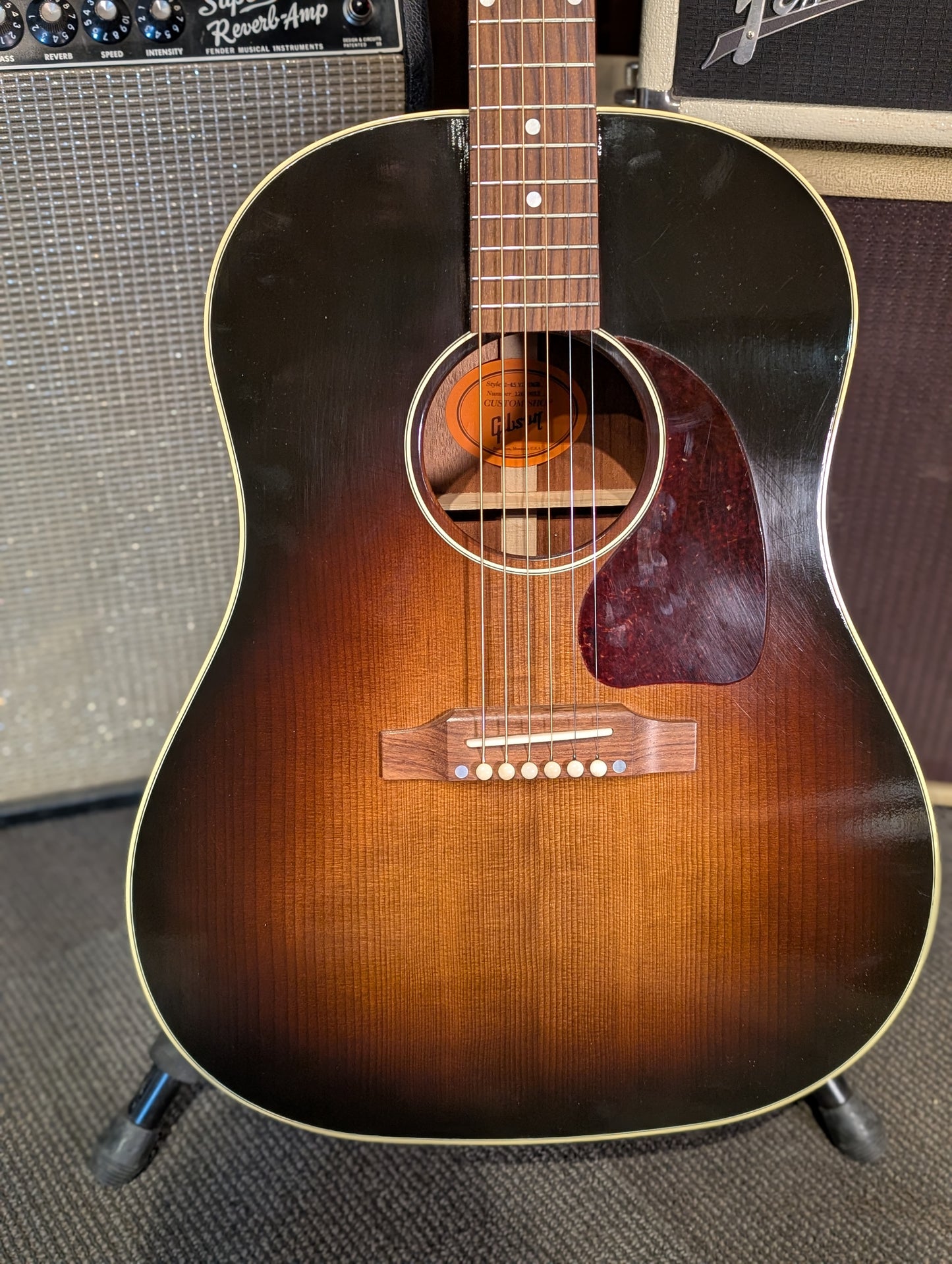Gibson J-45 Vintage Dreadnought Acoustic Guitar w/Case - Vintage Sunburst (2019)