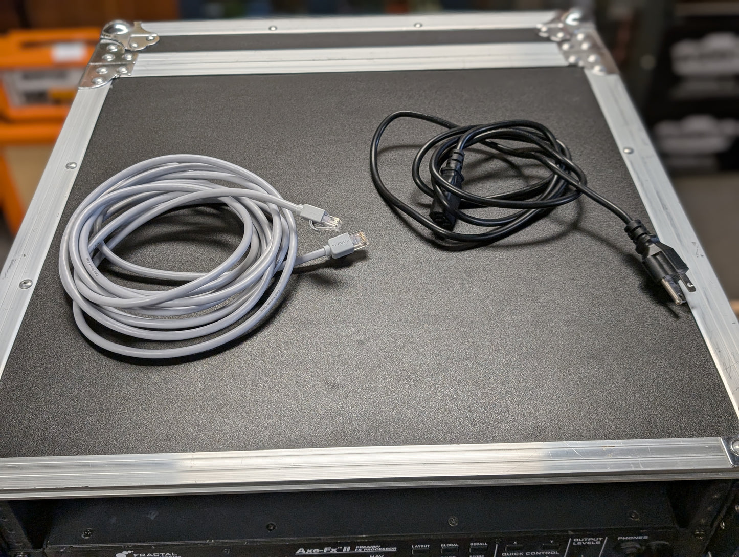 Fractal Axe-Fx II Preamp/FX Processor w/MFC-101 Foot Controller & Gator Rack Case (Used)