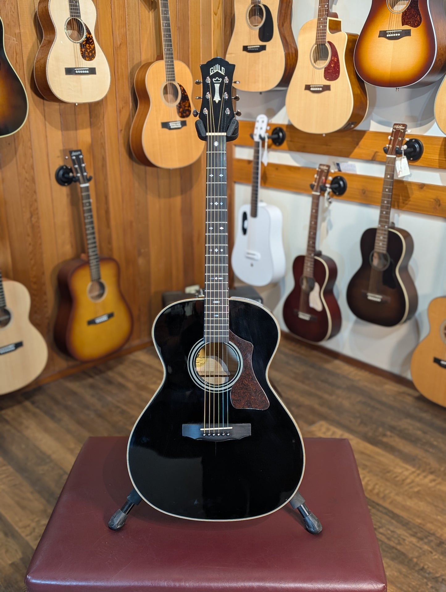 Guild GAD-F40 Grand Orchestra Acoustic/Electric Guitar w/Case - Black (2007)