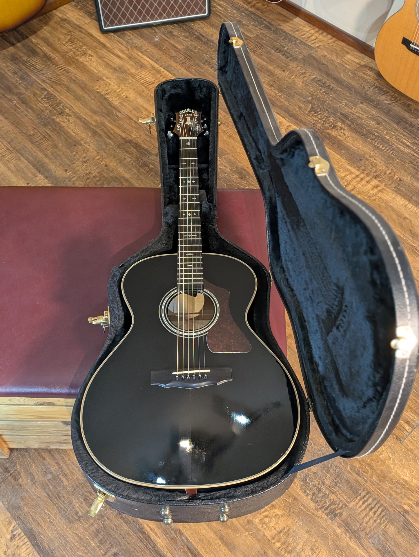 Guild GAD-F40 Grand Orchestra Acoustic/Electric Guitar w/Case - Black (2007)