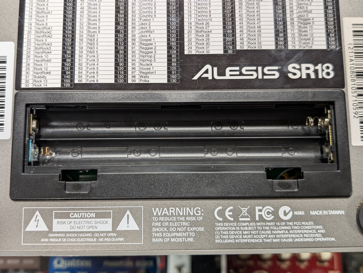 Alesis SR18 Drum Machine (Used)