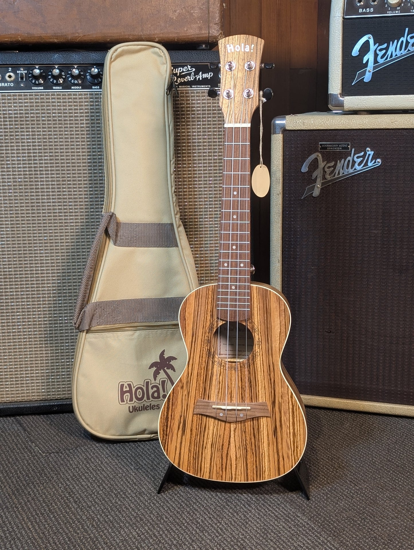Hola Concert Ukulele w/Bag & Strap