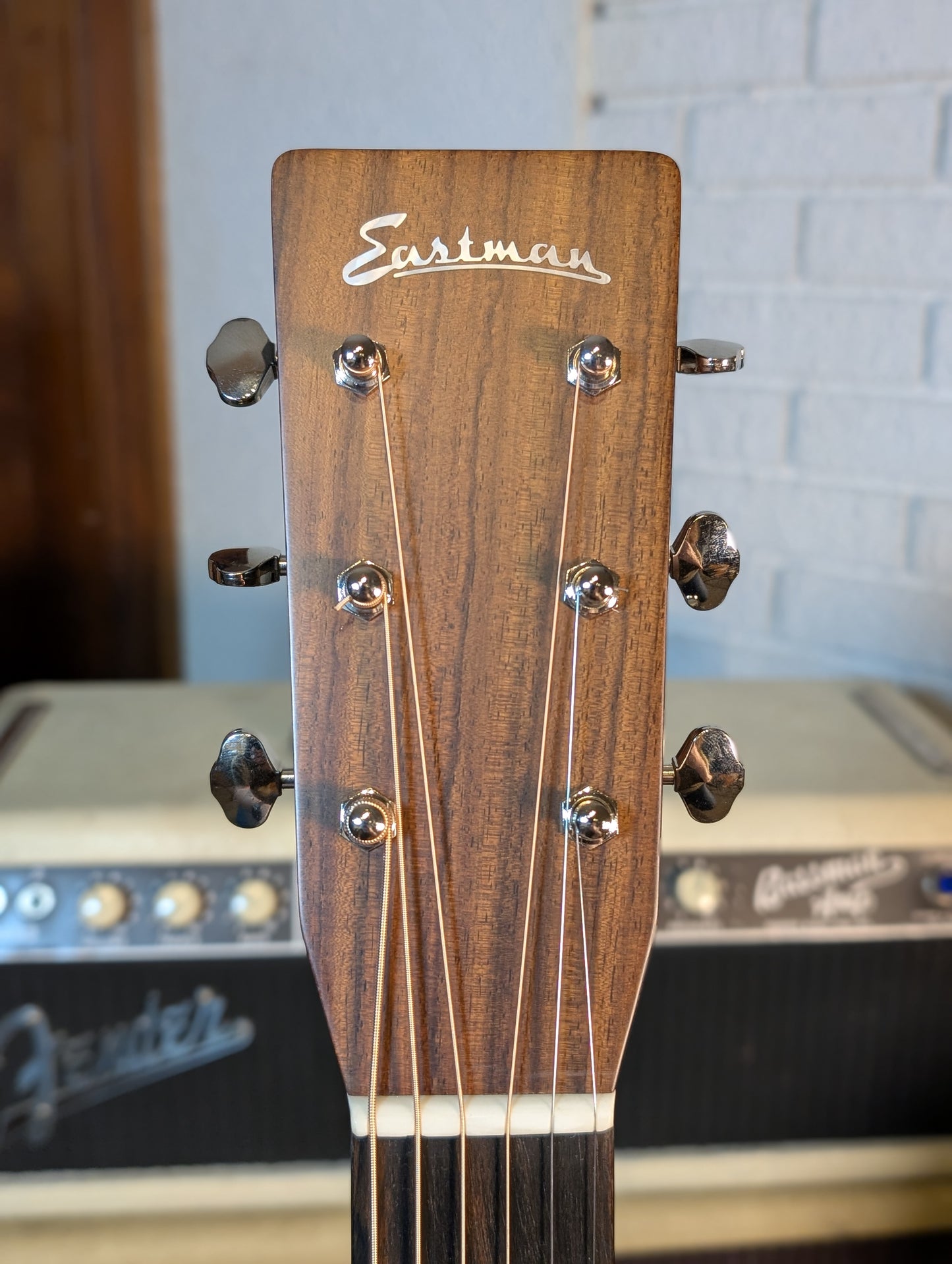 Eastman E20OM Thermo-Cure Acoustic Guitar w/Case - Thermo-Cure Natural (Serial #M2403136)