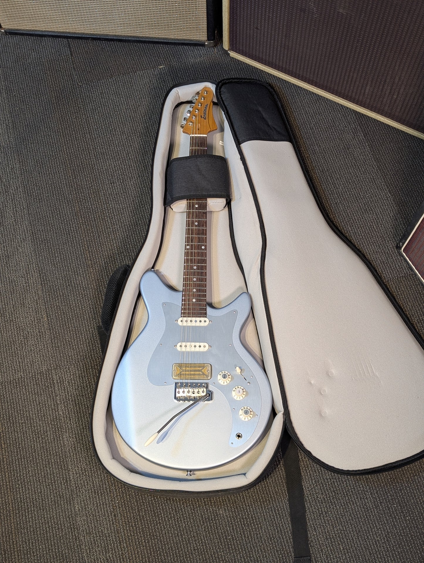 Eastman Fullertone DC'62 Electric Guitar w/Gig Bag - Ice Blue Metallic (Serial #F2500120)