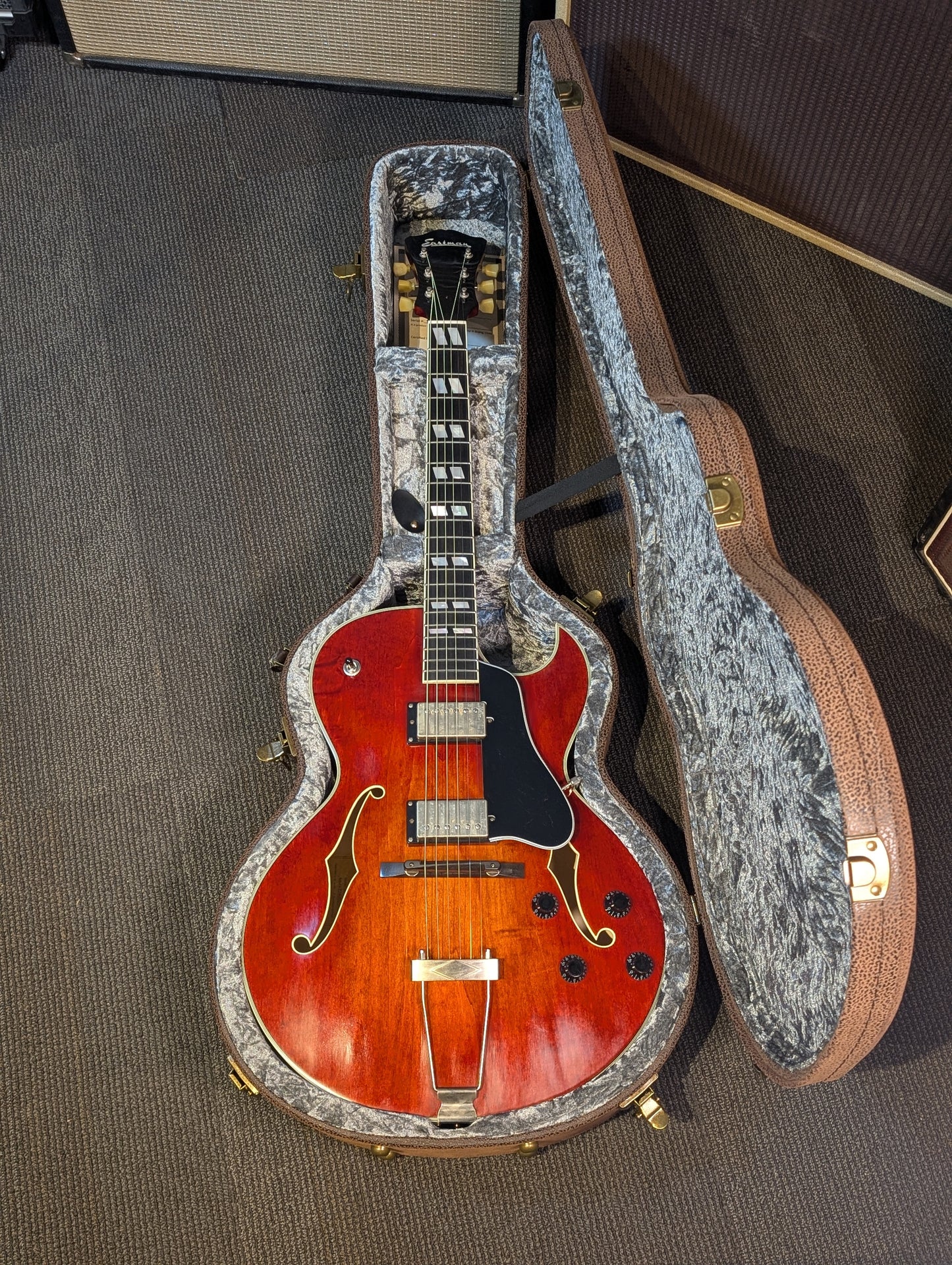 Eastman T49D/TV Hollowbody Archtop Electric Guitar w/Case - Vintage Classic Finish (Serial #P2400105)