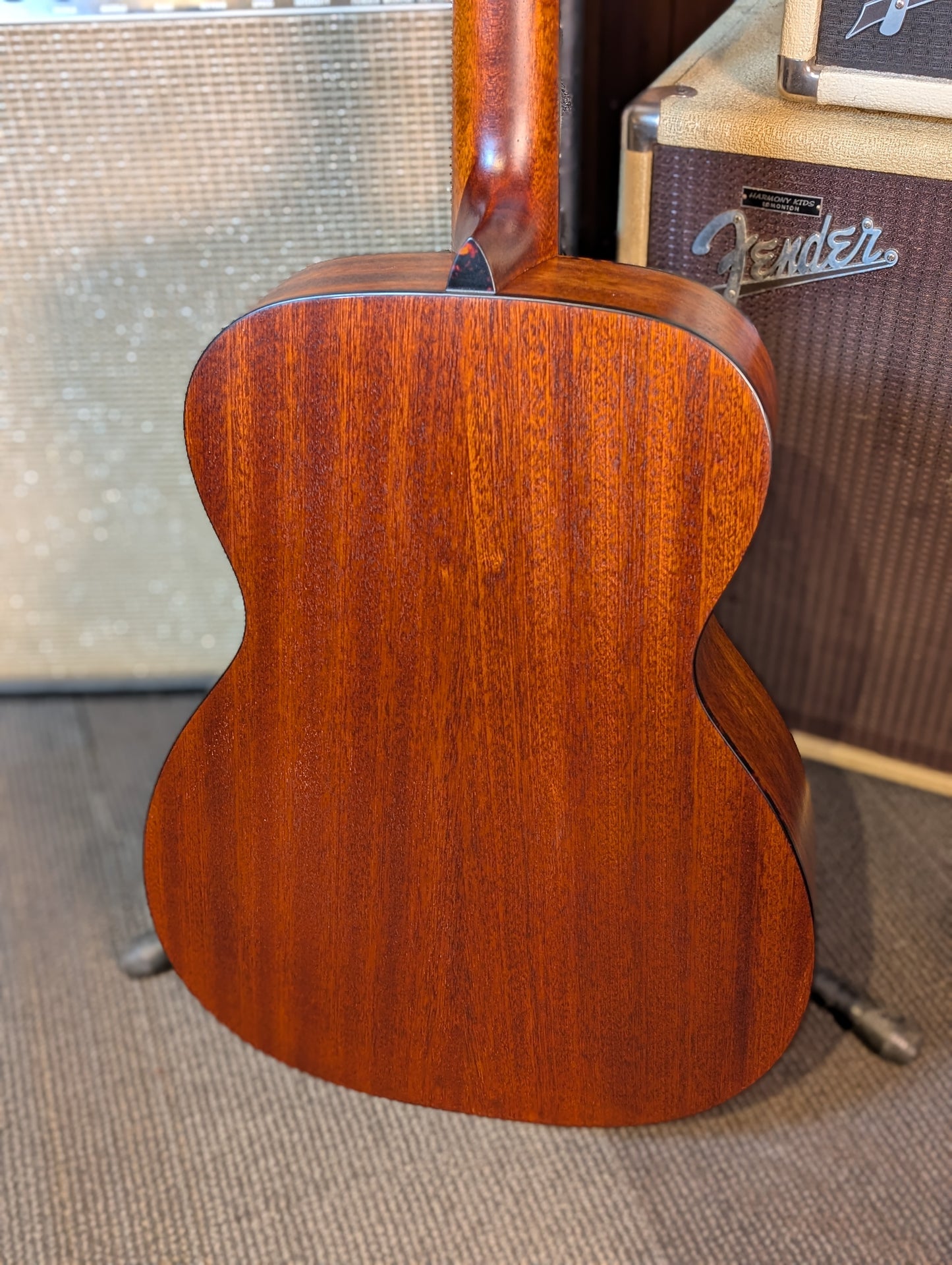 Eastman E1OM Acoustic Guitar w/Gig Bag - Satin Natural (Serial #M2127100)