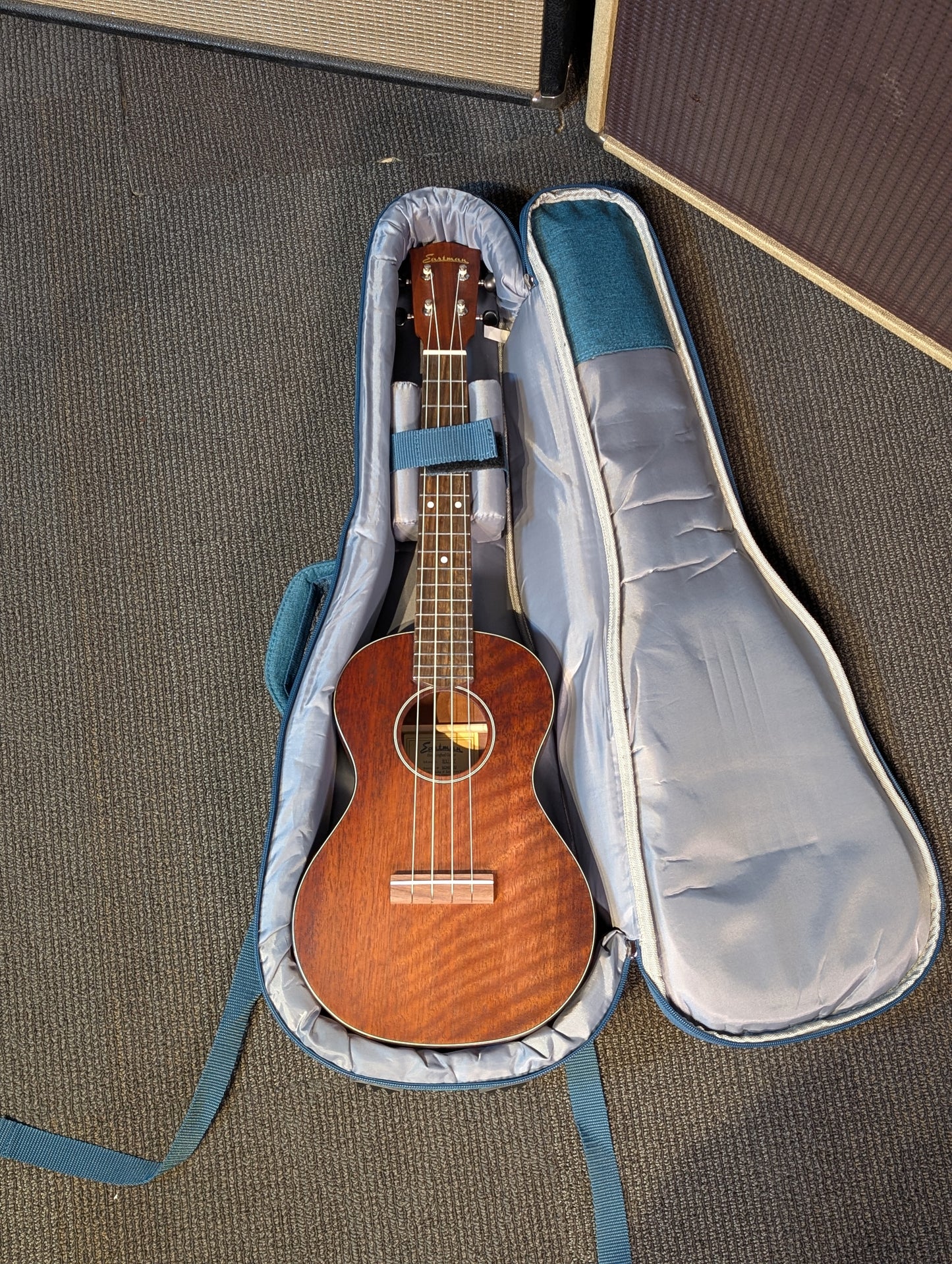 Eastman EU1-T Tenor Ukulele w/Gig Bag - Classic Finish (Serial #M2406182)