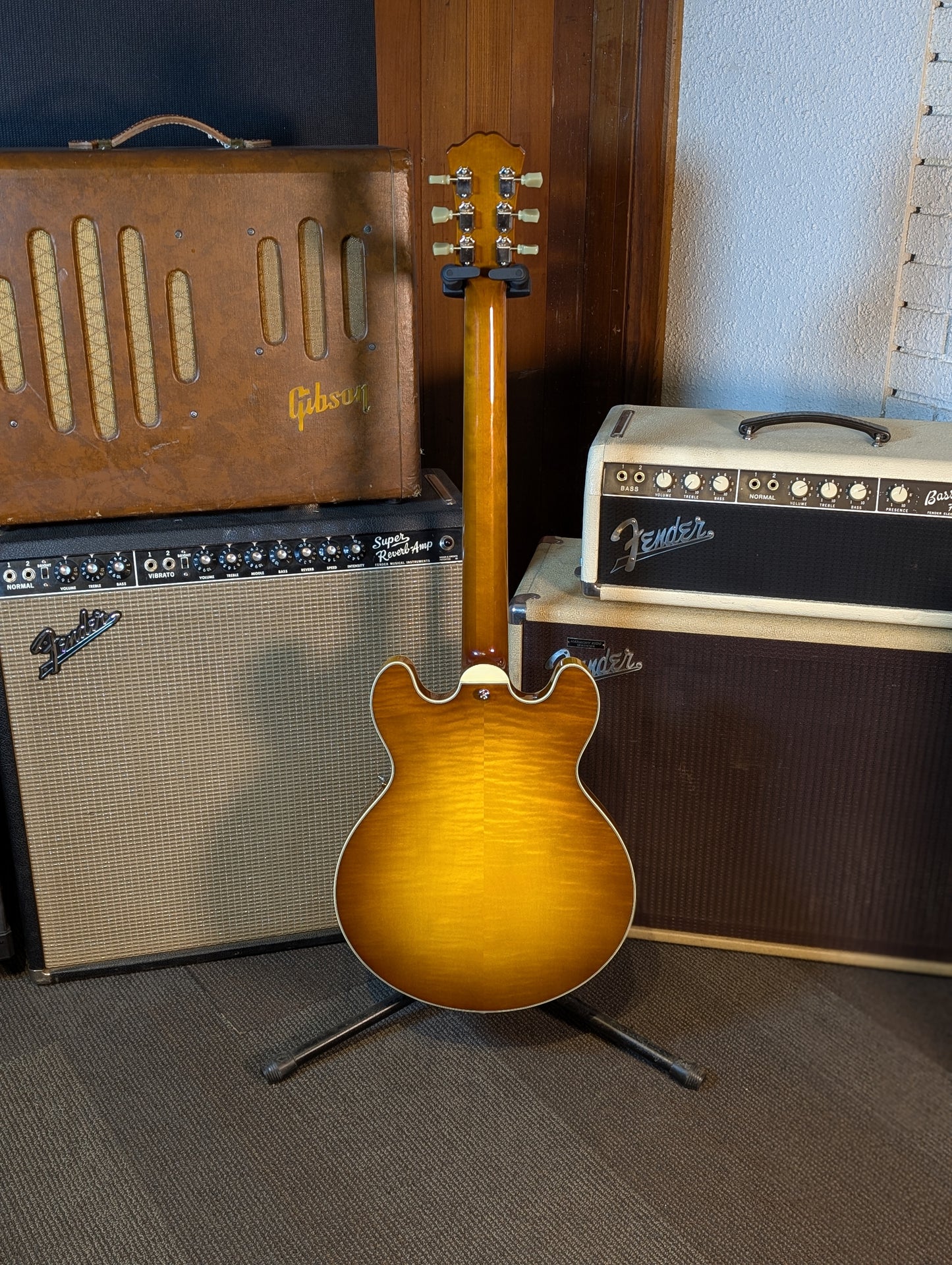 Eastman T484 Thinline Hollowbody Electric Guitar w/Case - Goldburst (B-Stock)