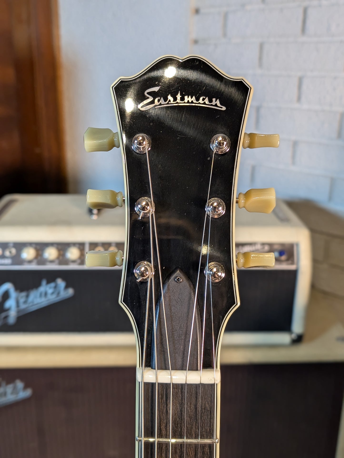 Eastman T484 Thinline Hollowbody Electric Guitar w/Case - Goldburst (B-Stock)