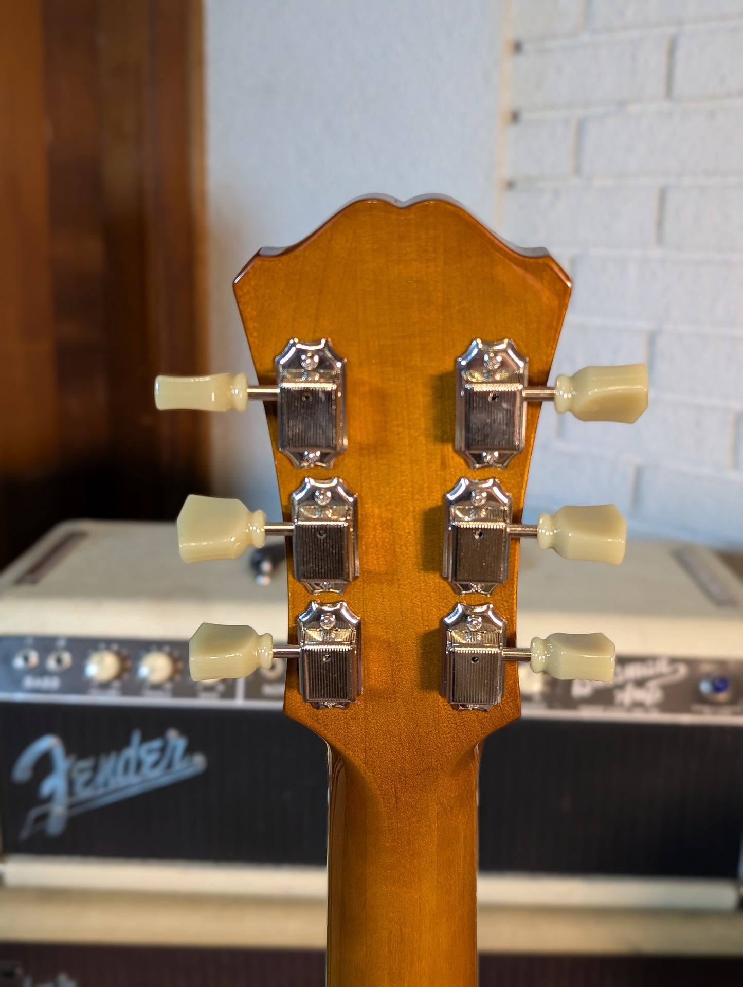 Eastman T484 Thinline Hollowbody Electric Guitar w/Case - Goldburst (B-Stock)