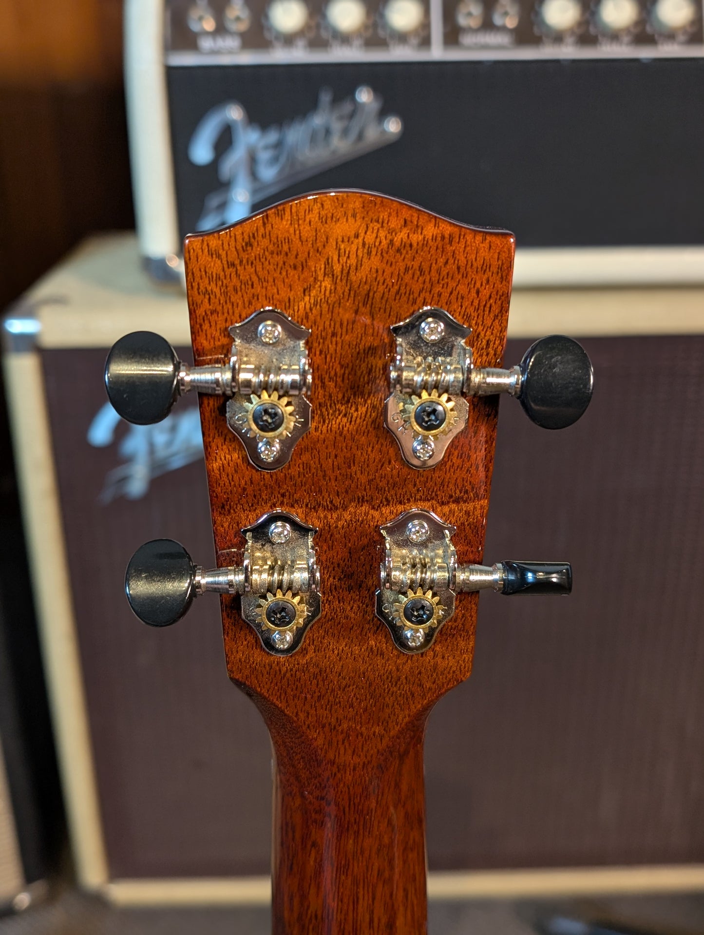 Eastman EU3-T Solid Wood Tenor Uklele w/Case - Classic Finish (B-Stock Serial #M2319178)