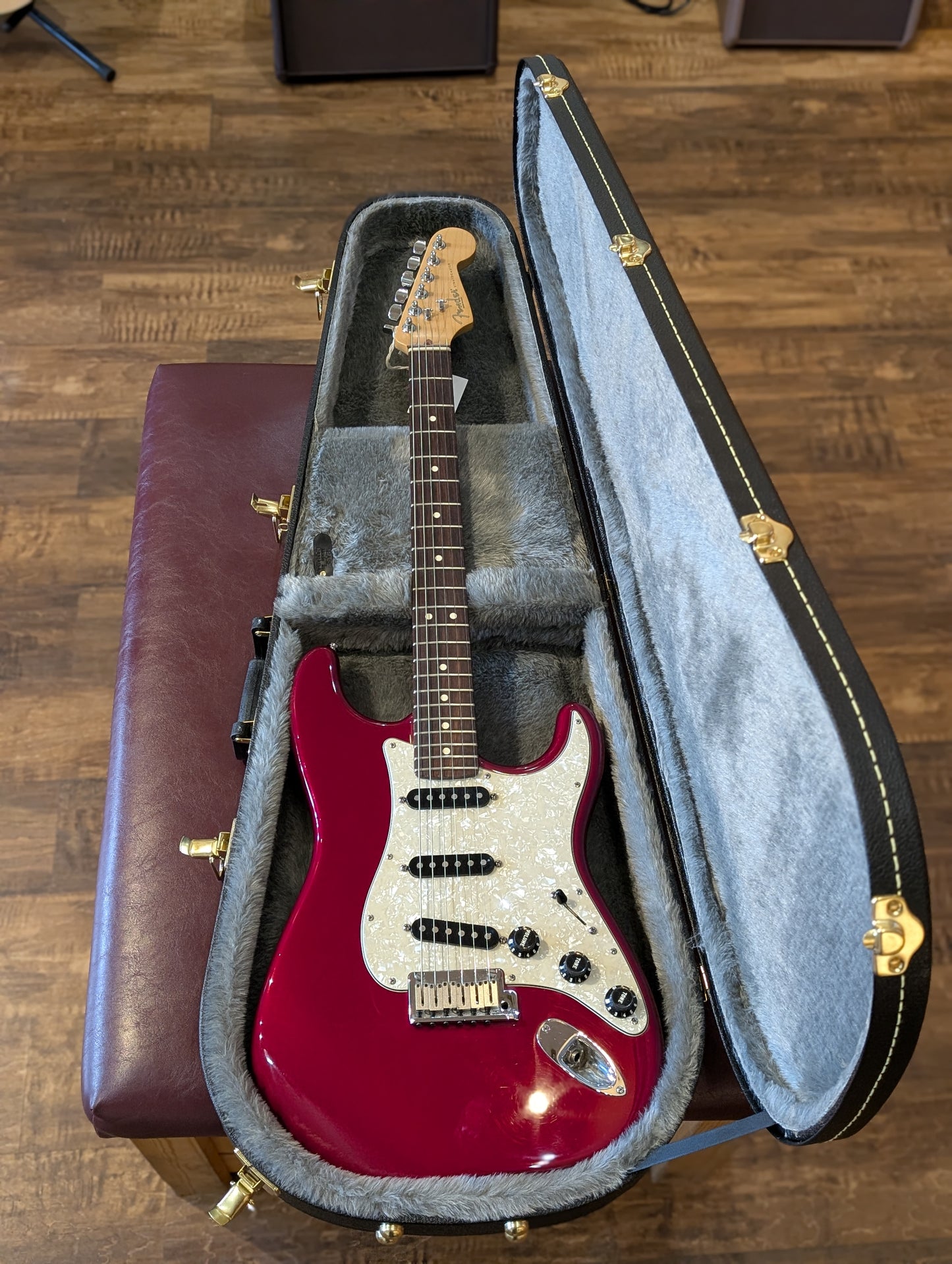 Yorkville YEC-6H Teardrop Electric Guitar Case (Used)