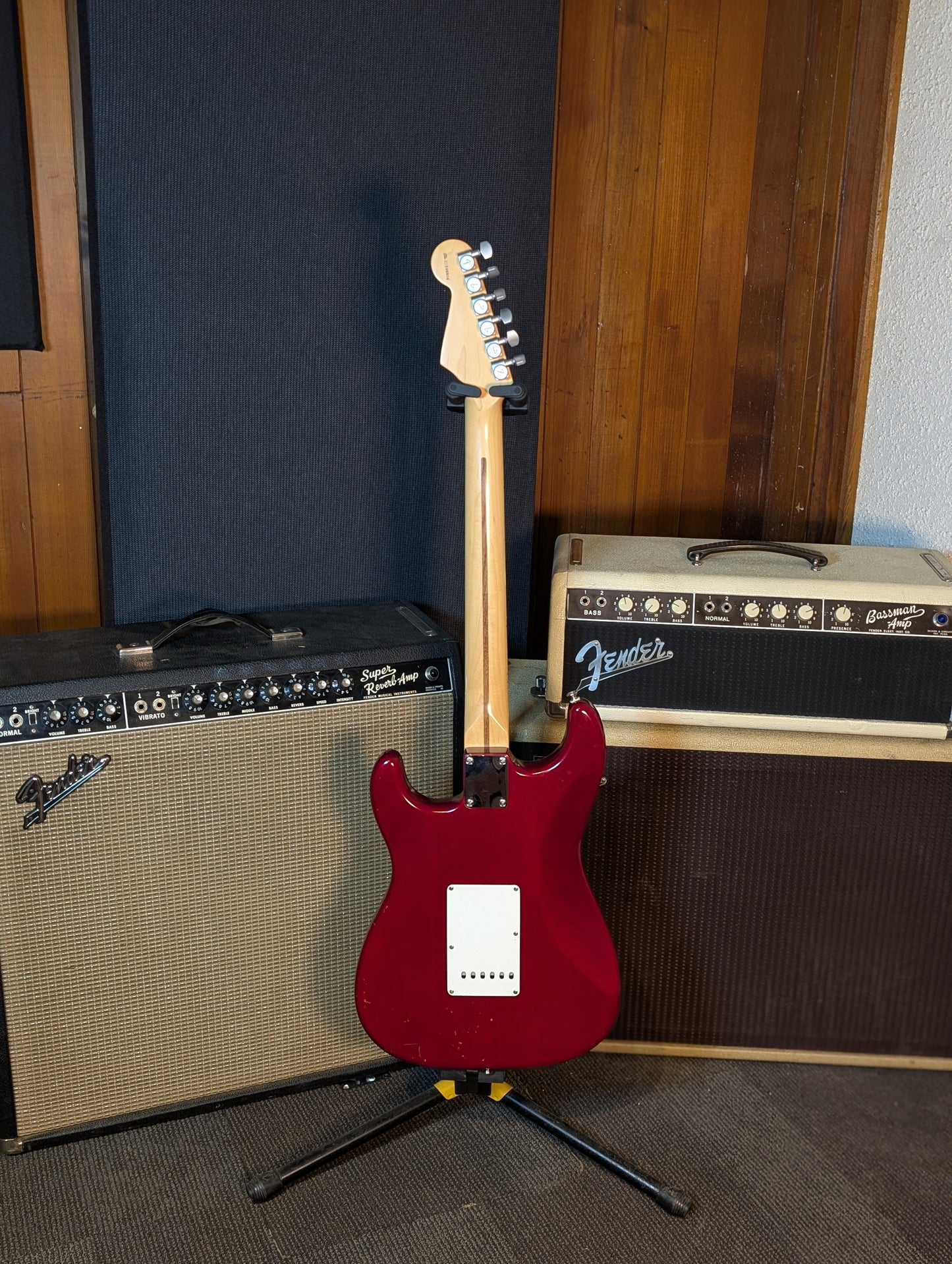 Fender Highway One Stratocaster w/Case - Crimson Red Transparent (2002)