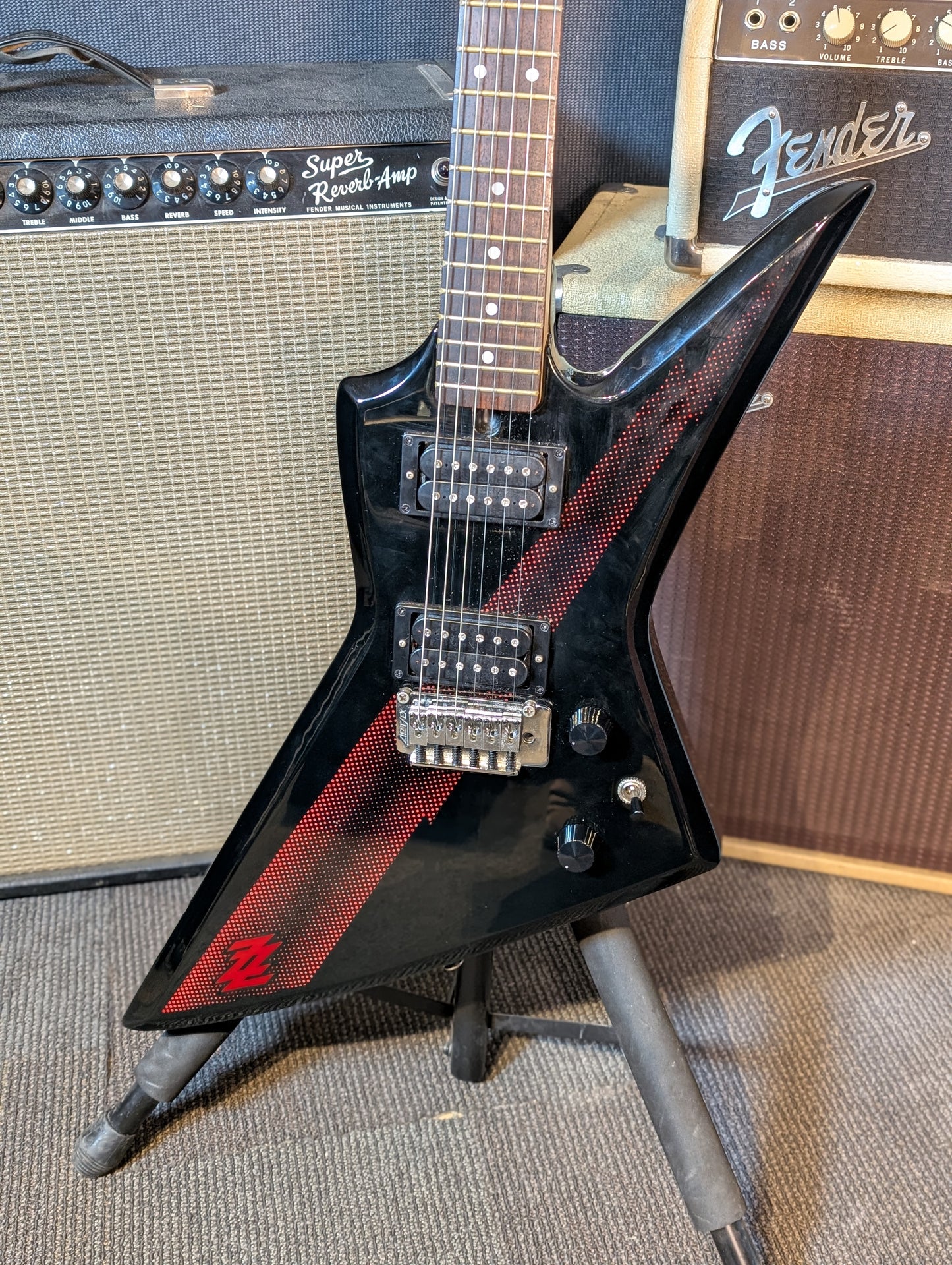 Aria Pro II ZZ Standard Electric Guitar w/Gig Bag - Black (Mid 1980's)