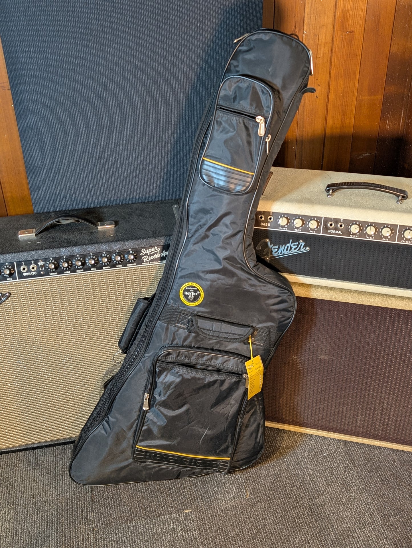 Aria Pro II ZZ Standard Electric Guitar w/Gig Bag - Black (Mid 1980's)