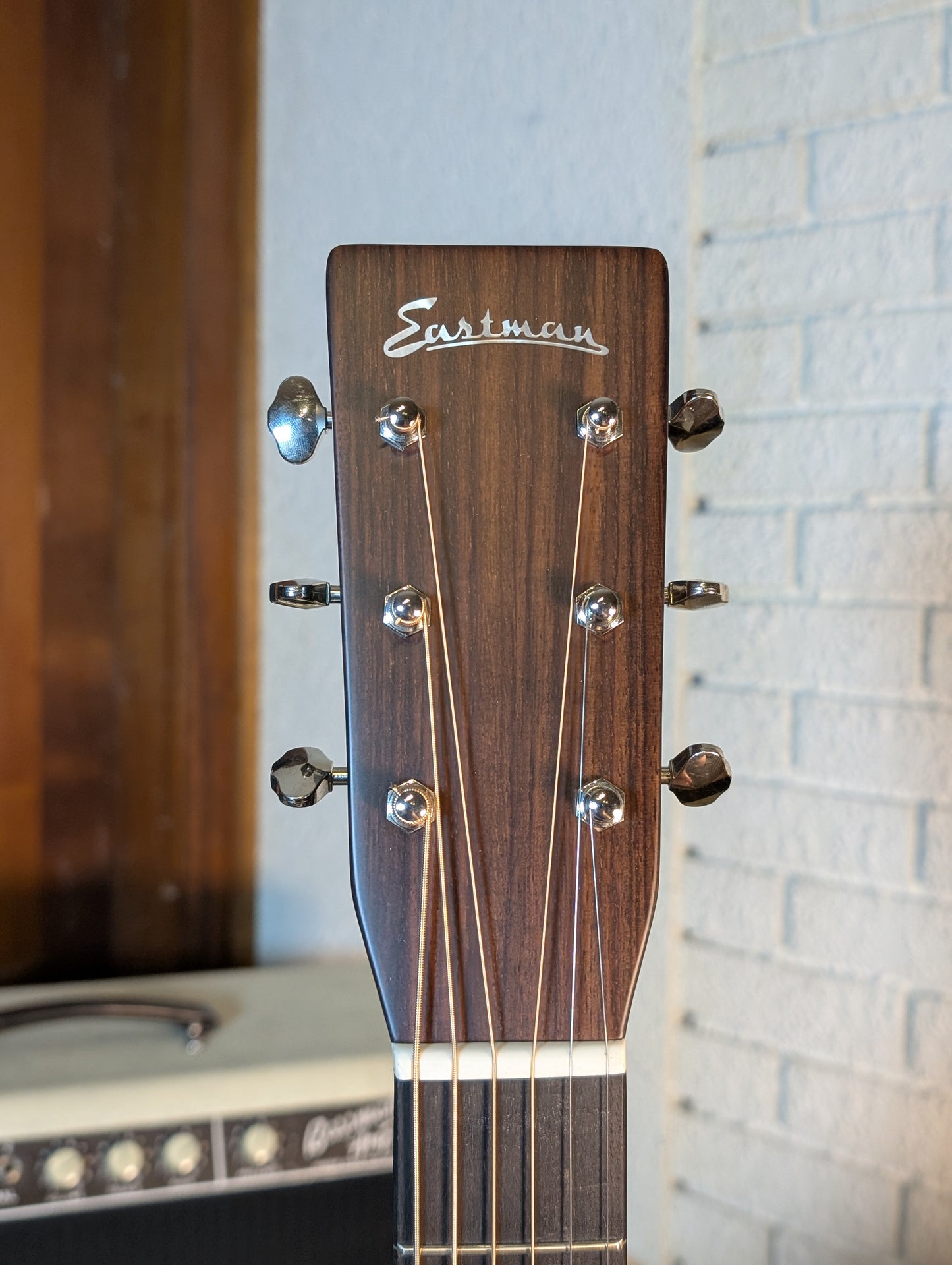 Eastman E20-OM Thermo-Cure Acoustic Guitar w/Case - Thermo-Cure Natural (Serial #M2413012)