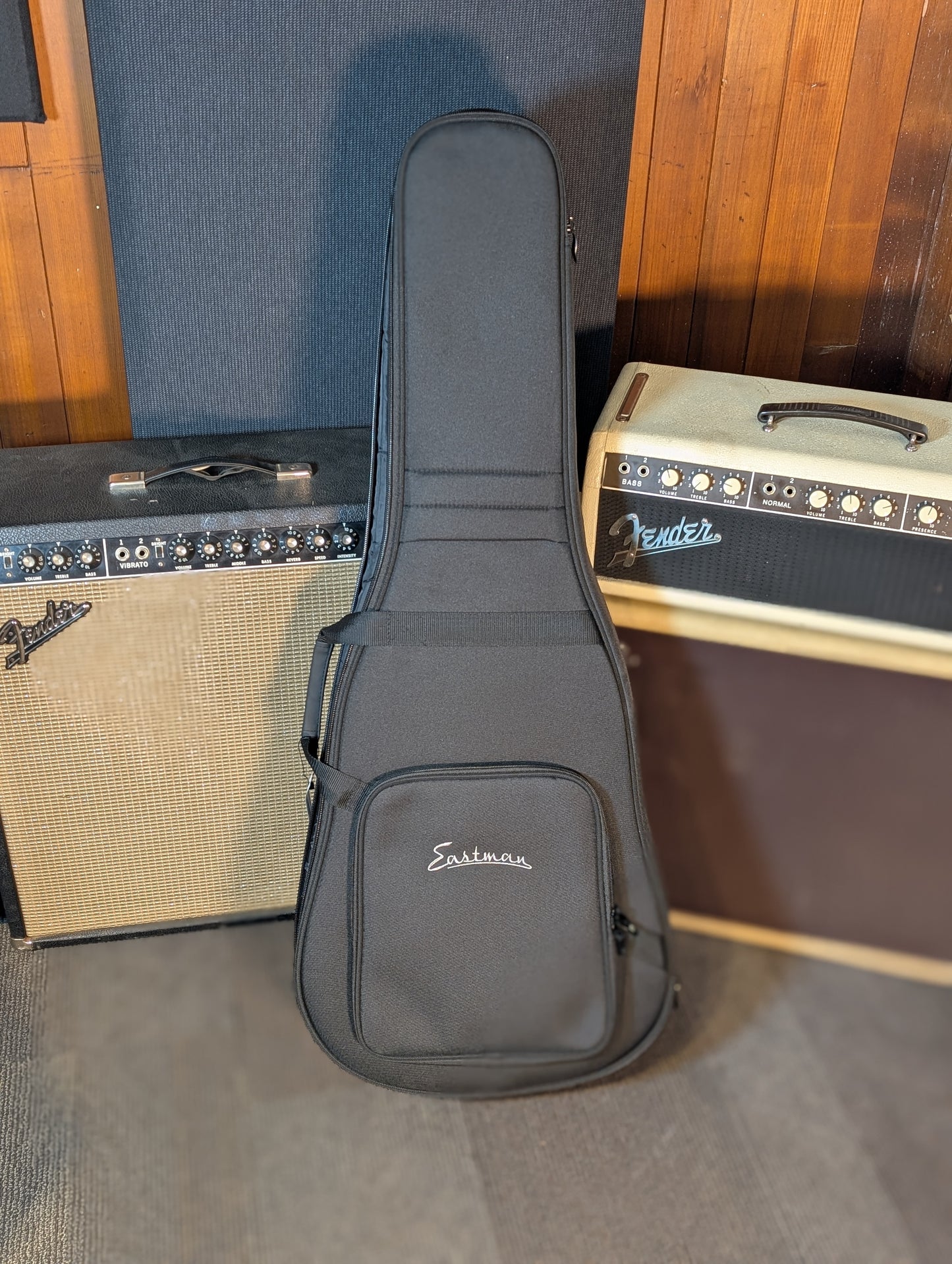 Eastman E1D Dreadnought Acoustic Guitar w/Gig Bag - Classic Finish (Serial #M2436661)