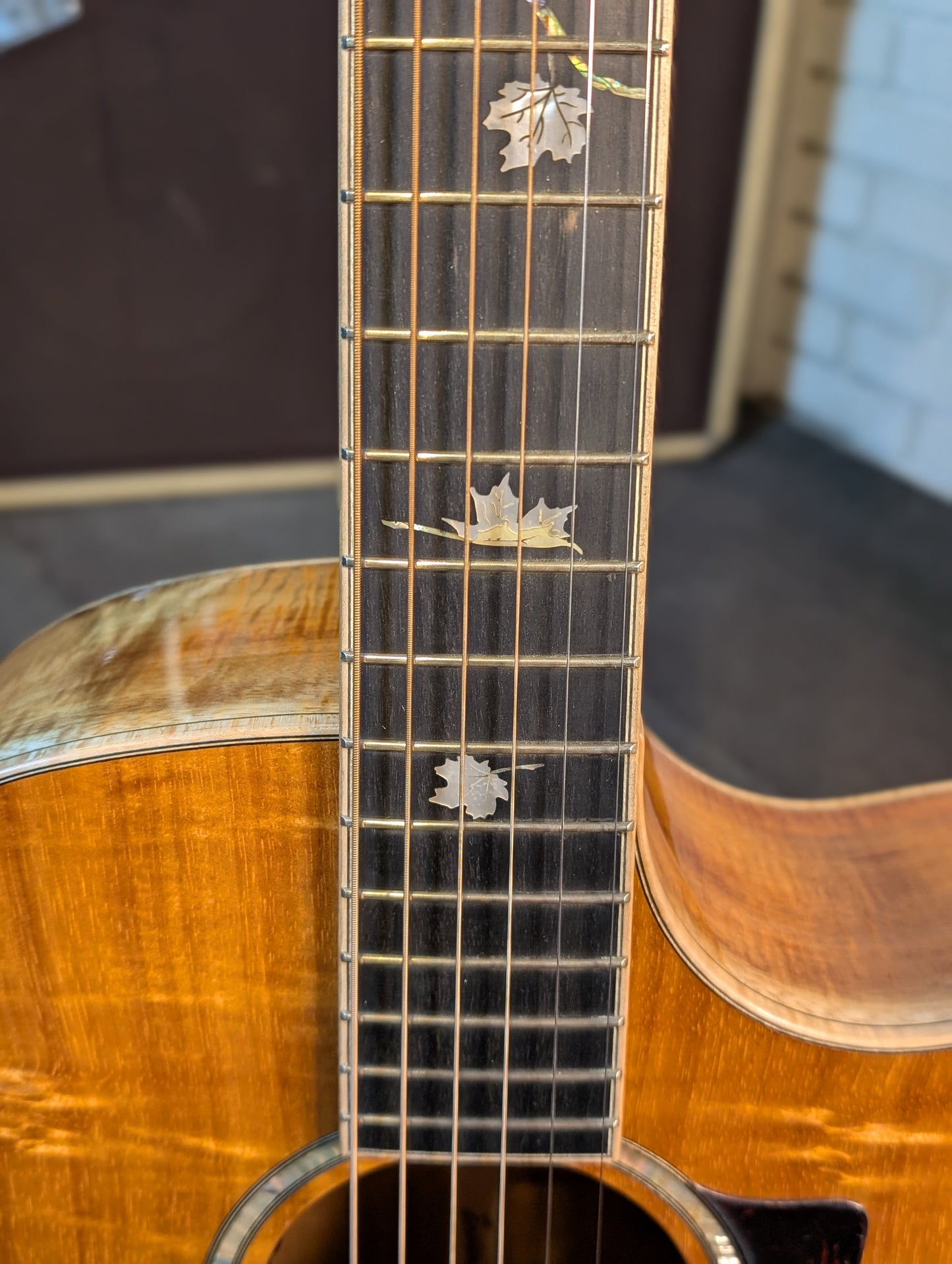 Eastman Limited Edition AC622 Solid Koa Grand Auditorium Acoustic Guitar w/Case (B-Stock Serial# M2219367)