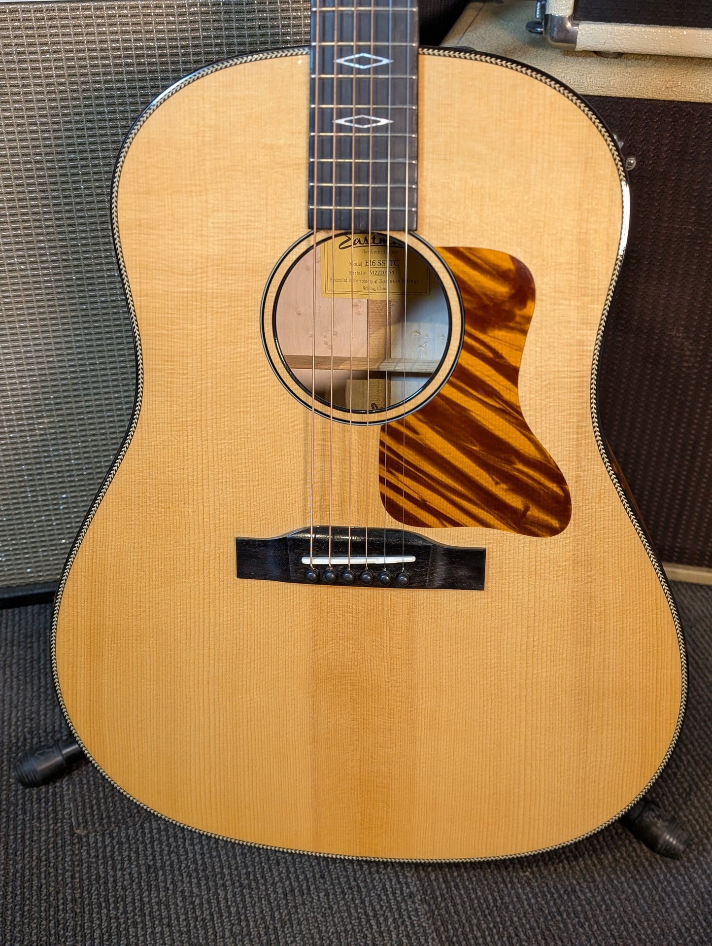 Eastman E16SS-TC Slope Shoulder Thermo-Cured Dreadnought Acoustic Guitar w/Case - Natural (B-Stock Serial #M2217158)