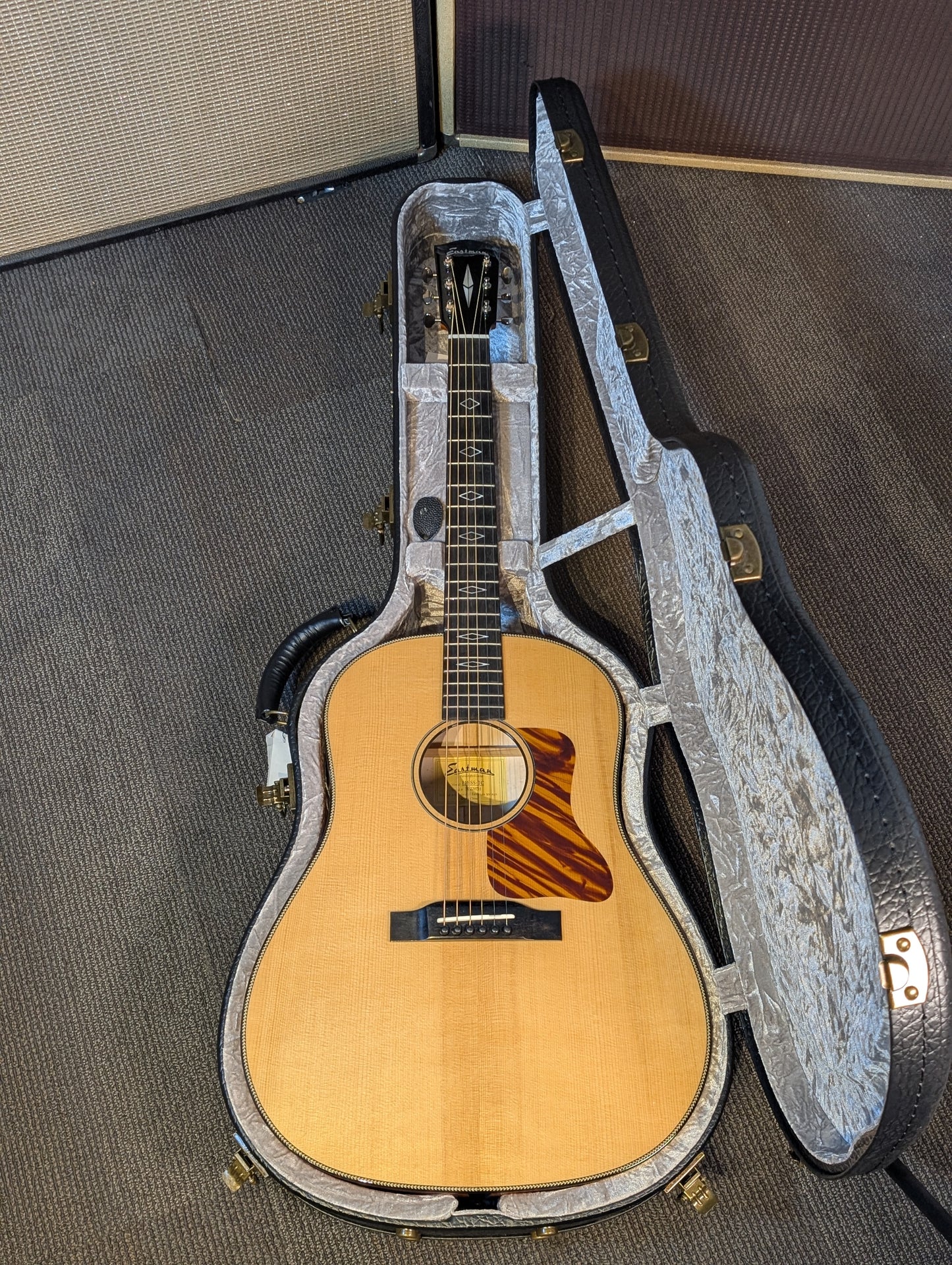 Eastman E16SS-TC Slope Shoulder Thermo-Cured Dreadnought Acoustic Guitar w/Case - Natural (B-Stock Serial #M2217158)