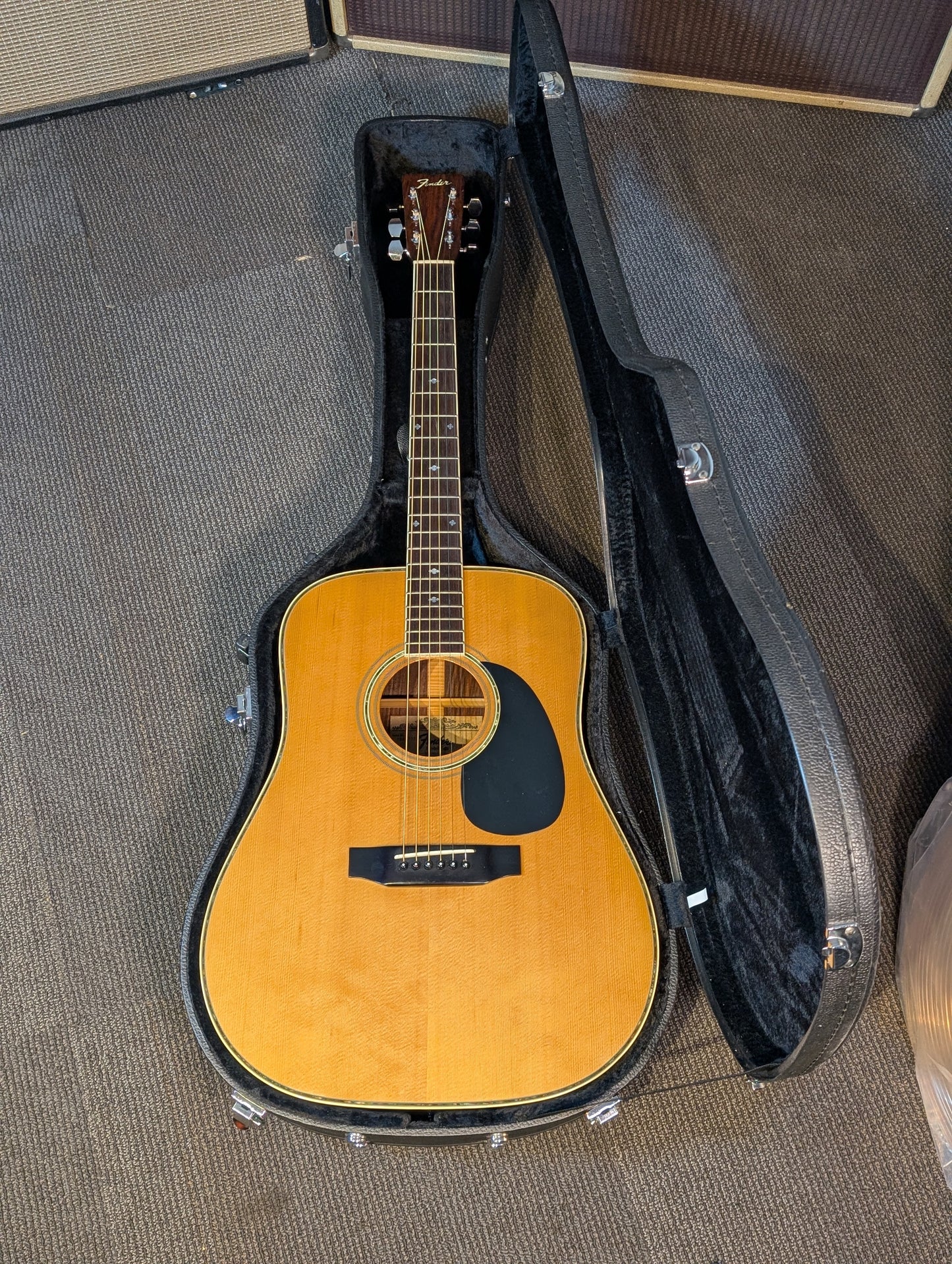 Fender F-65 Dreadnought Acoustic Guitar w/Case - Natural (Late 70's - Early 80's)