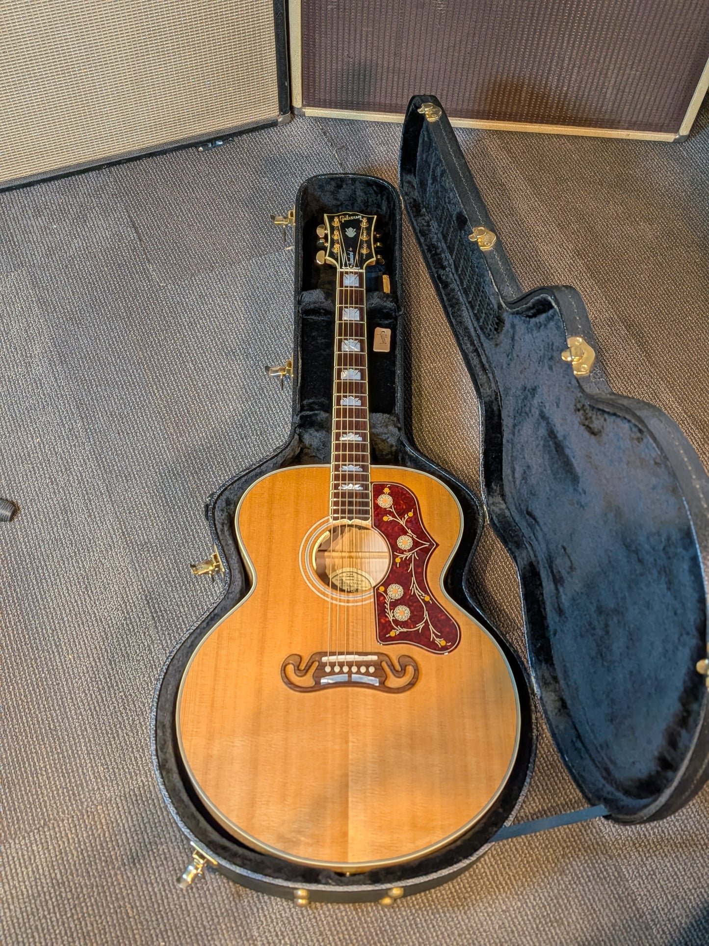 Gibson SJ-200 Standard Acoustic/Electric Guitar w/Case - Antique Natural (2017)