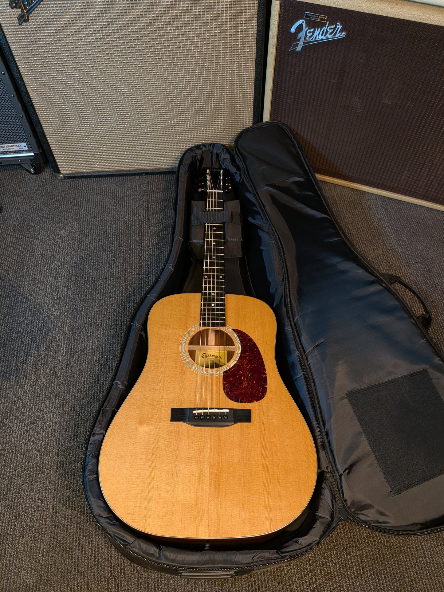 Eastman E1D Dreadnought Acoustic Guitar w/Gig Bag - Natural (B-Stock Serial #M2128396)