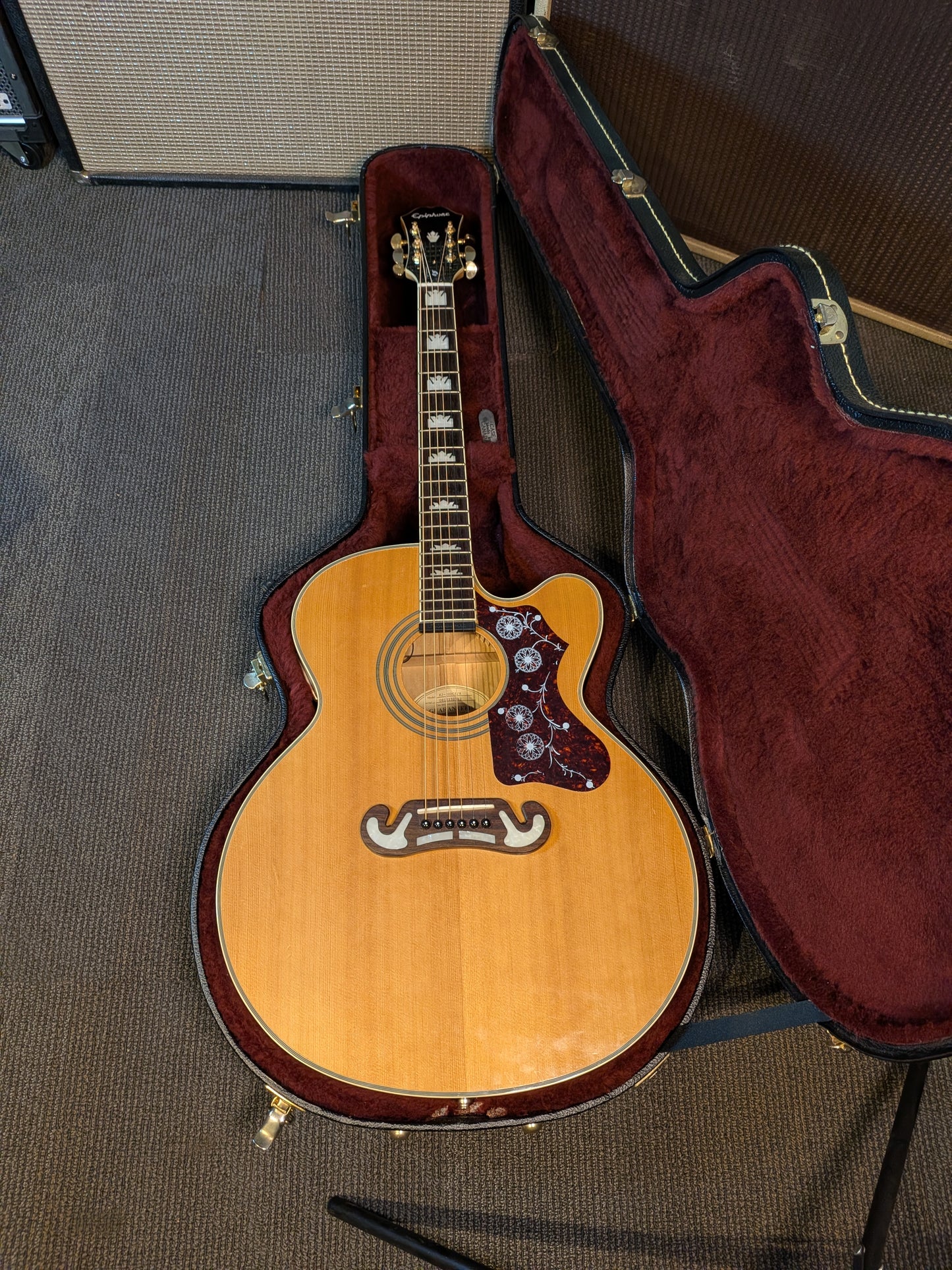 Epiphone EJ-200CE Acoustic/Electric Guitar w/Case - Natural (2009)