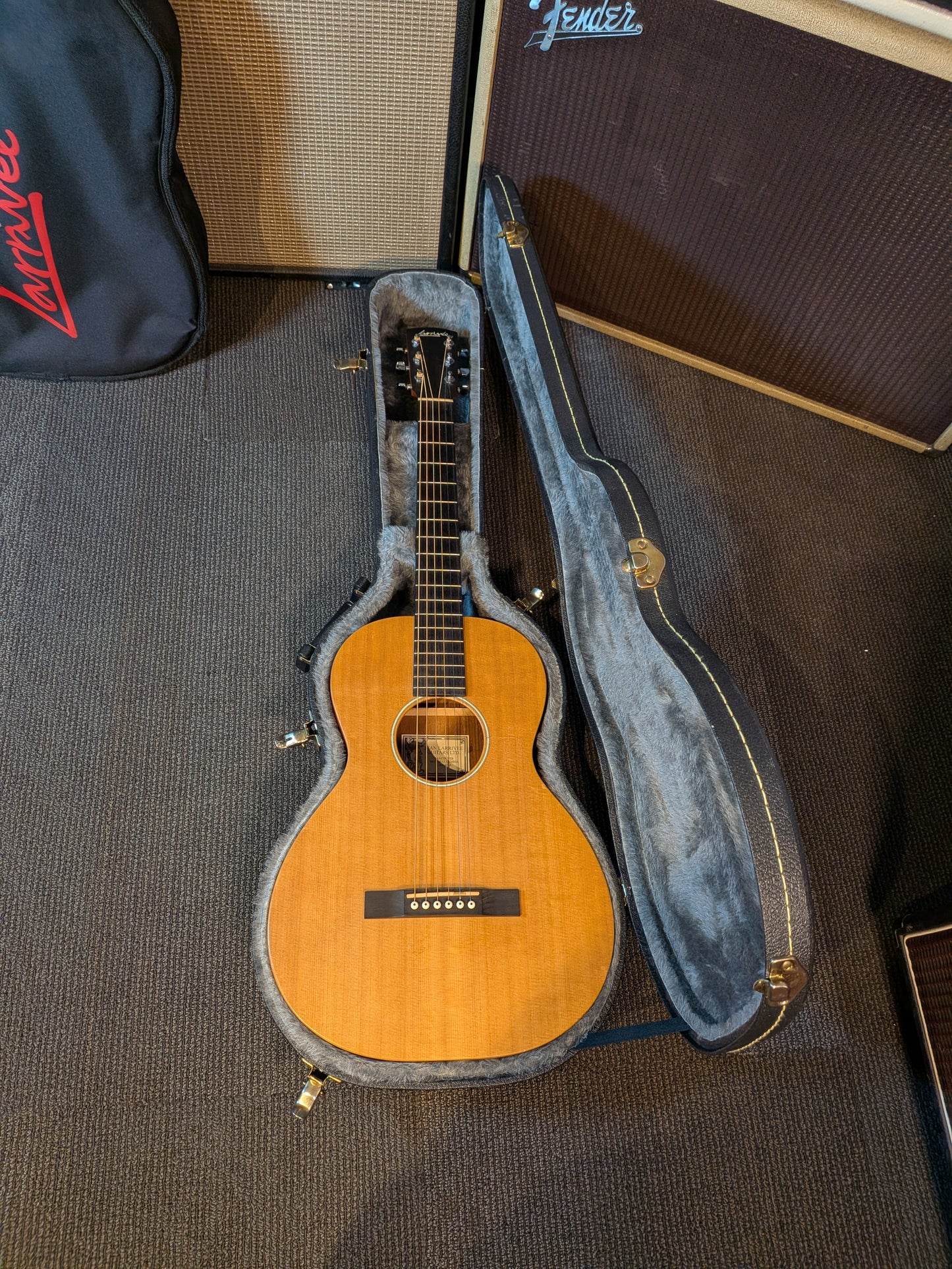 Larrivée O-01 12 Fret Parlor Acoustc Guitar w/Case & Gig Bag (2000)