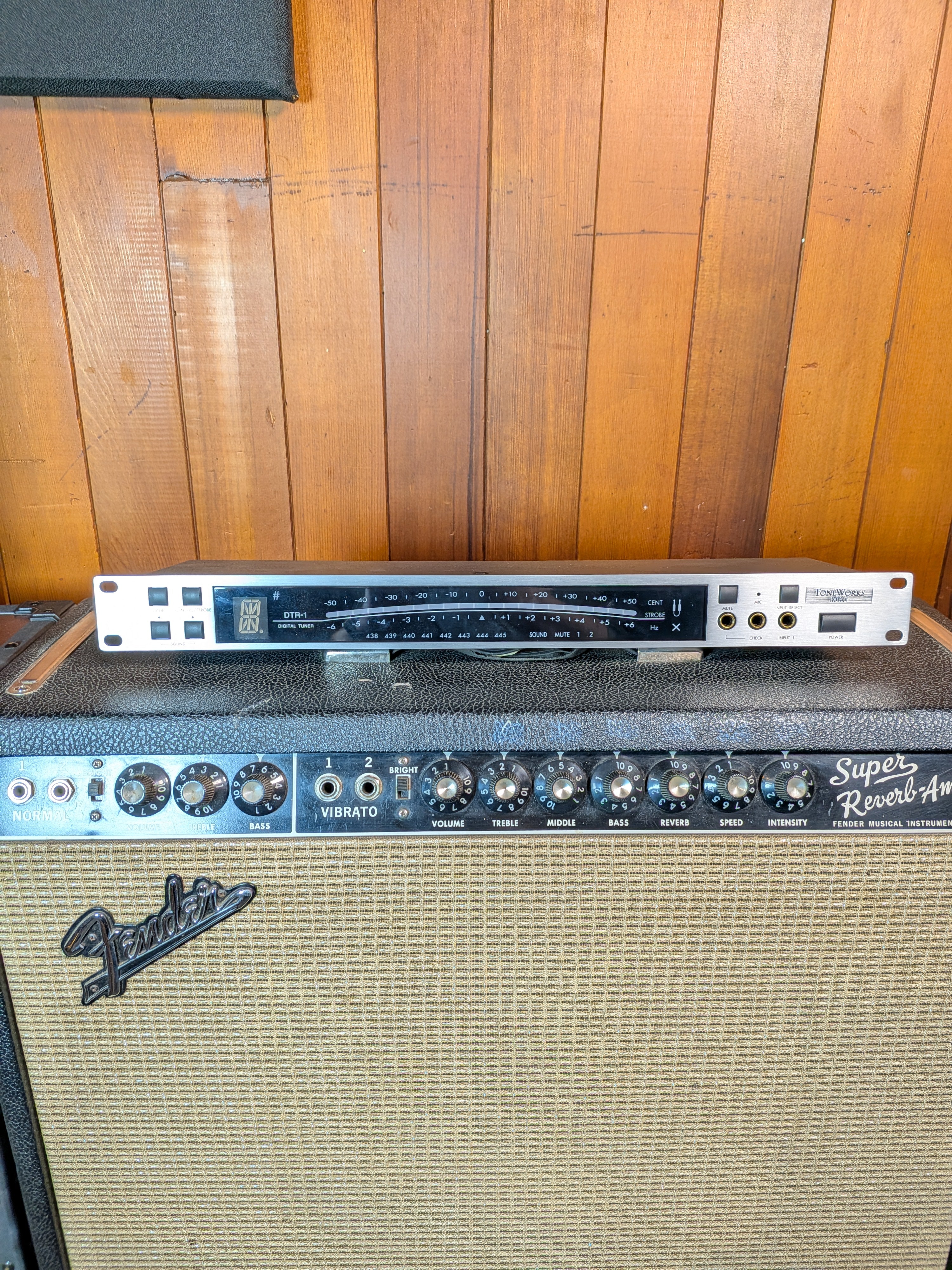 Korg ToneWorks DTR-1 Rack Tuner (Used) – Acoustic Music Shop