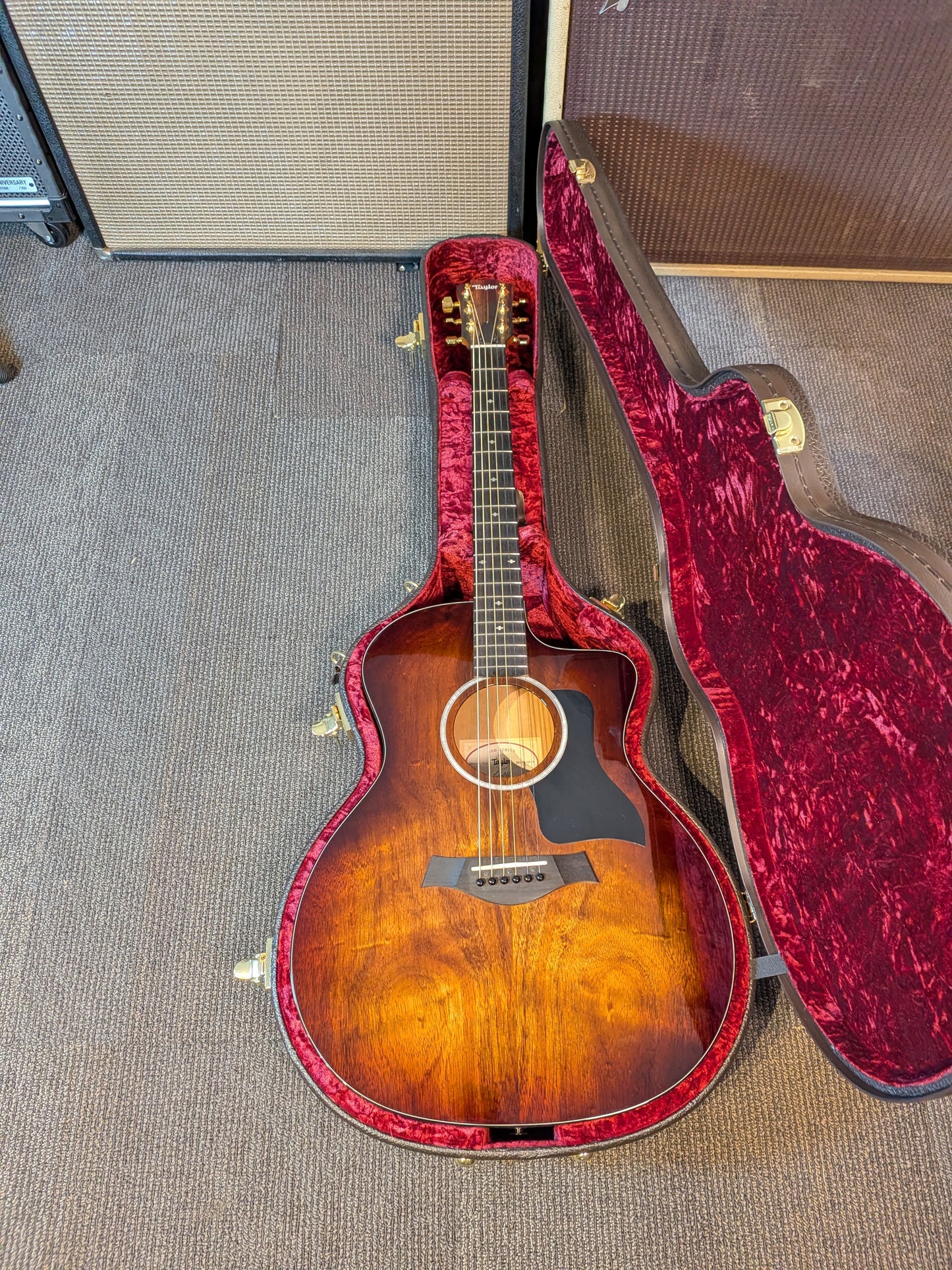 Taylor 224ce-K DLX Grand Auditorium Koa Acoustic/Electric Guitar w/ Case (2023)