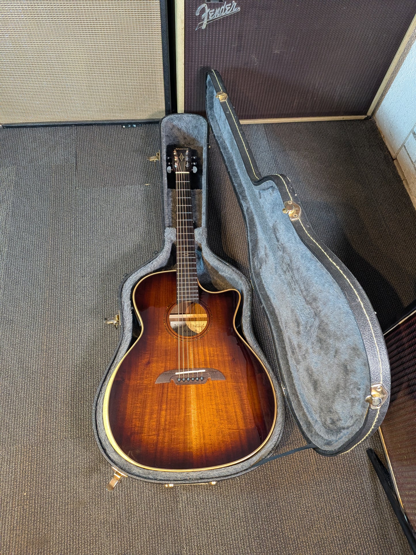 Alvarez AGA99CEARSHB Grand Auditorium Acoustic/Electric Guitar w/Case - Shadowburst (Used)
