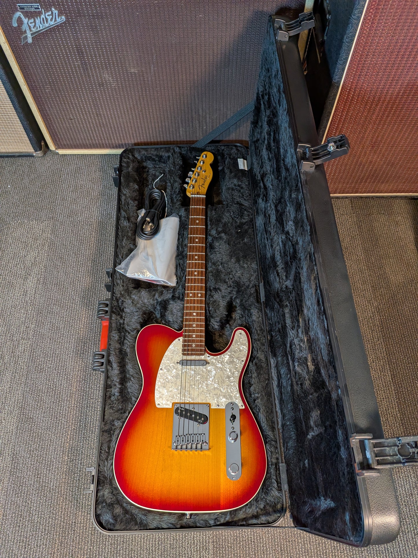 Fender American Deluxe Telecaster w/Case - Aged Cherry Burst (2014)