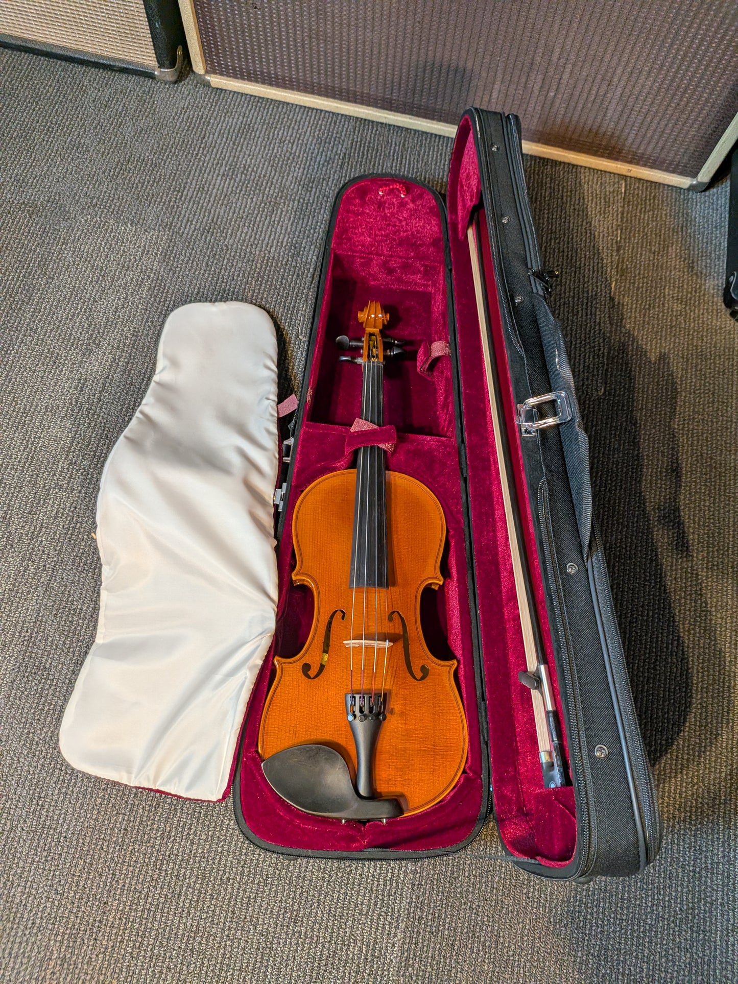 Eastman VL80 Violin Outfit w/Case & Bow - 4/4 (Serial #V2605591)