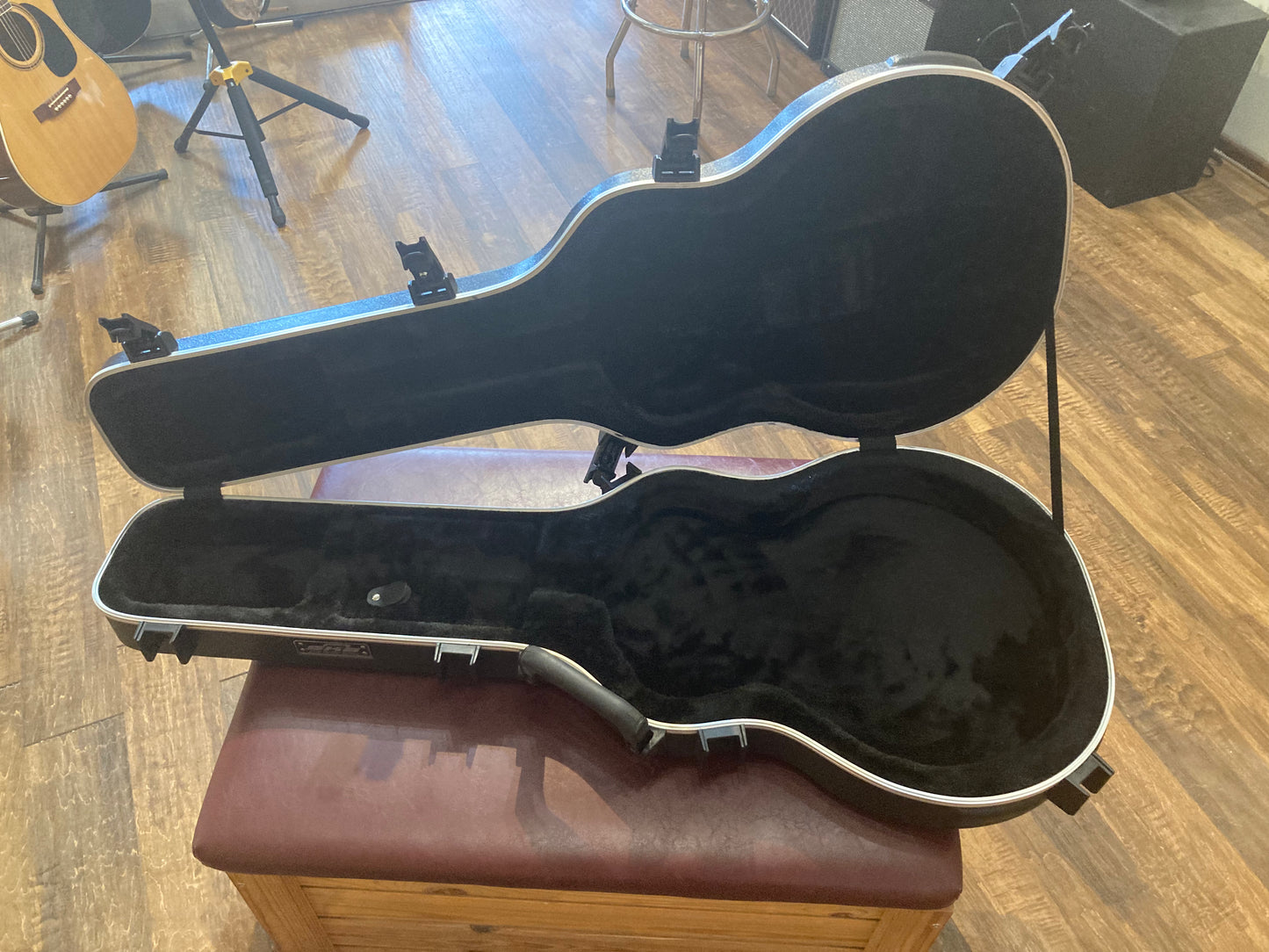 SKB ES-335 Semi-Hollow Body Case (Used)