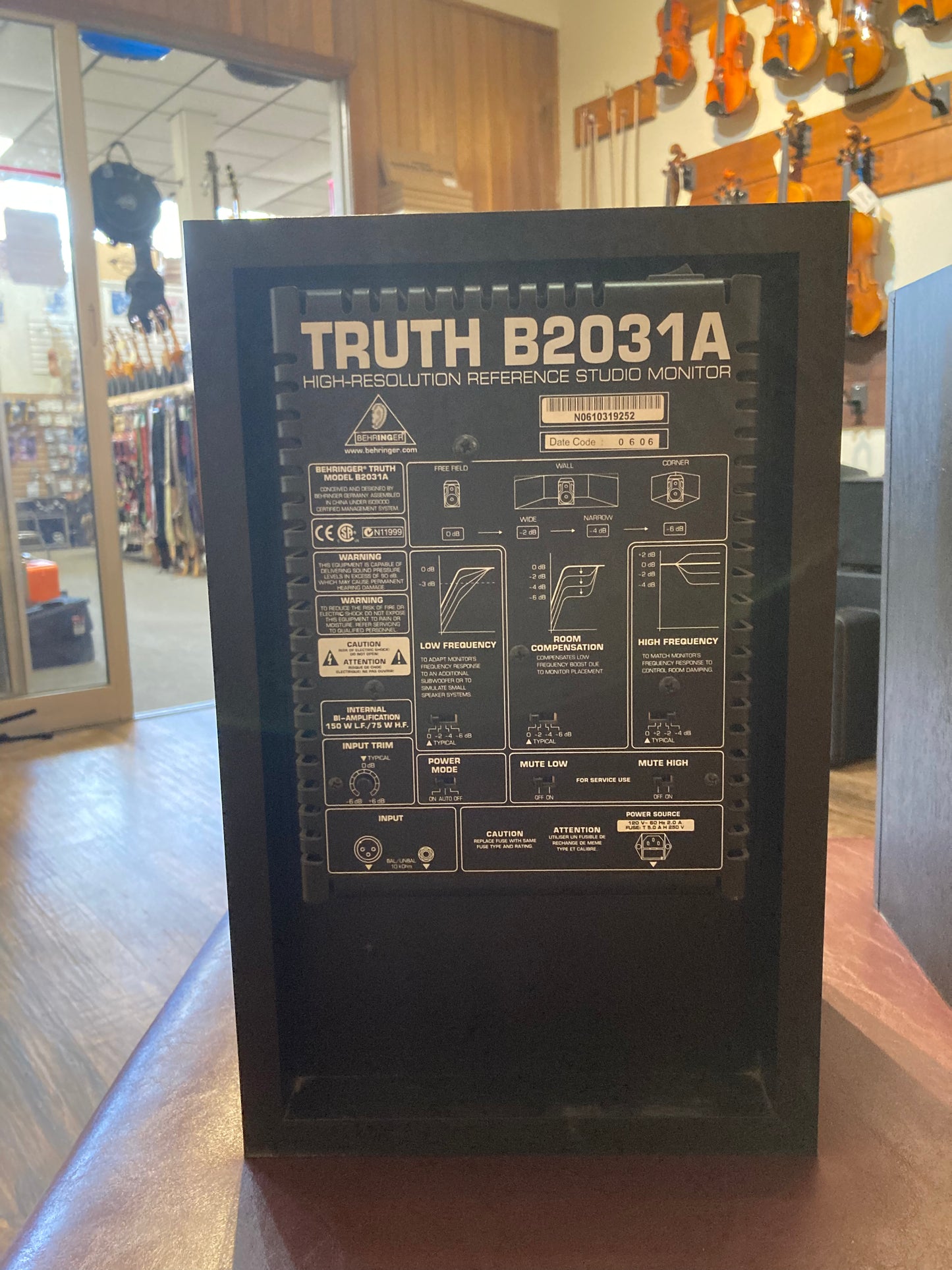 Behringer Truth B2031A Studio Monitors (Pair) Used