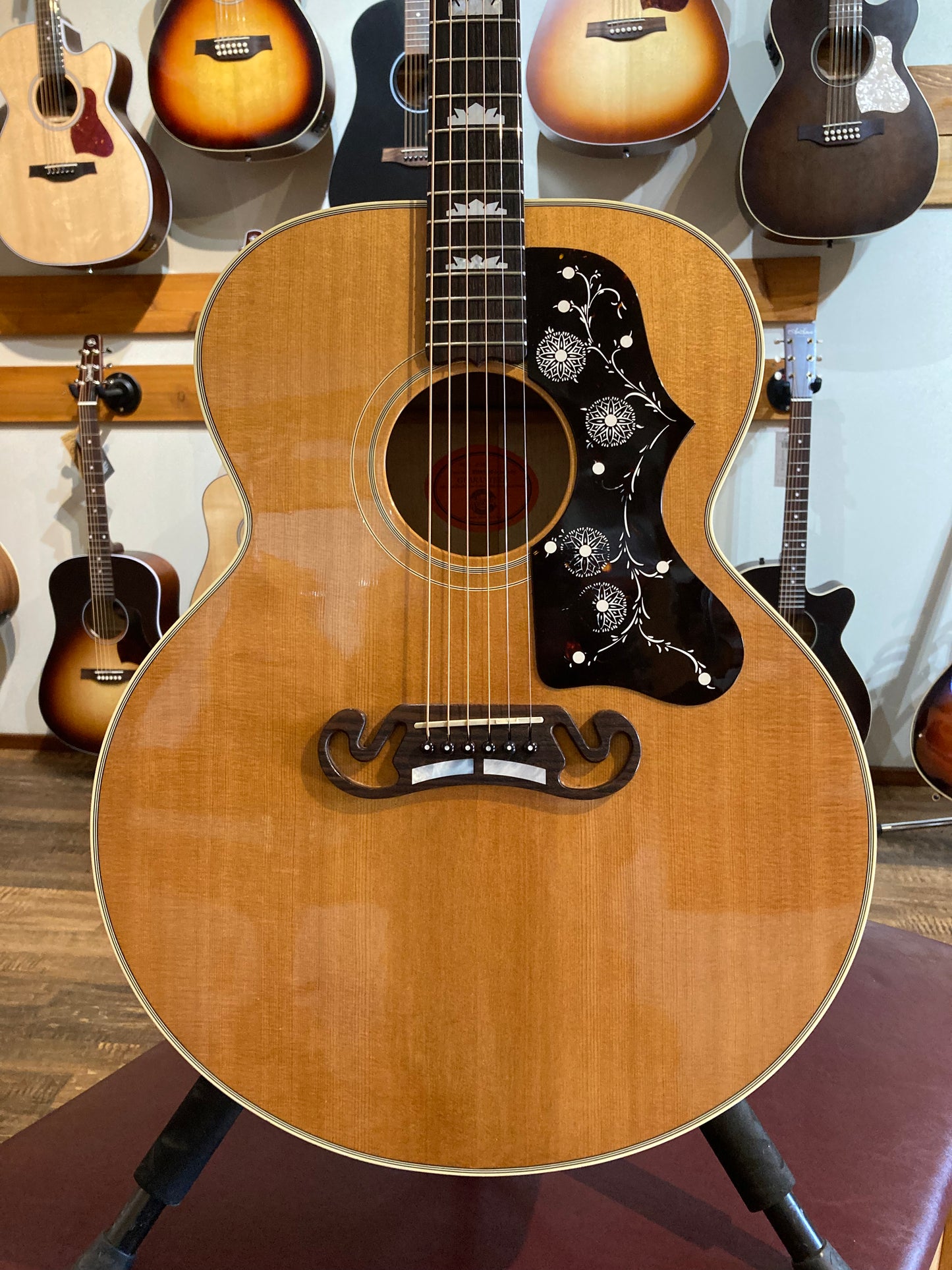 Gibson J-150 w/Case (2001)