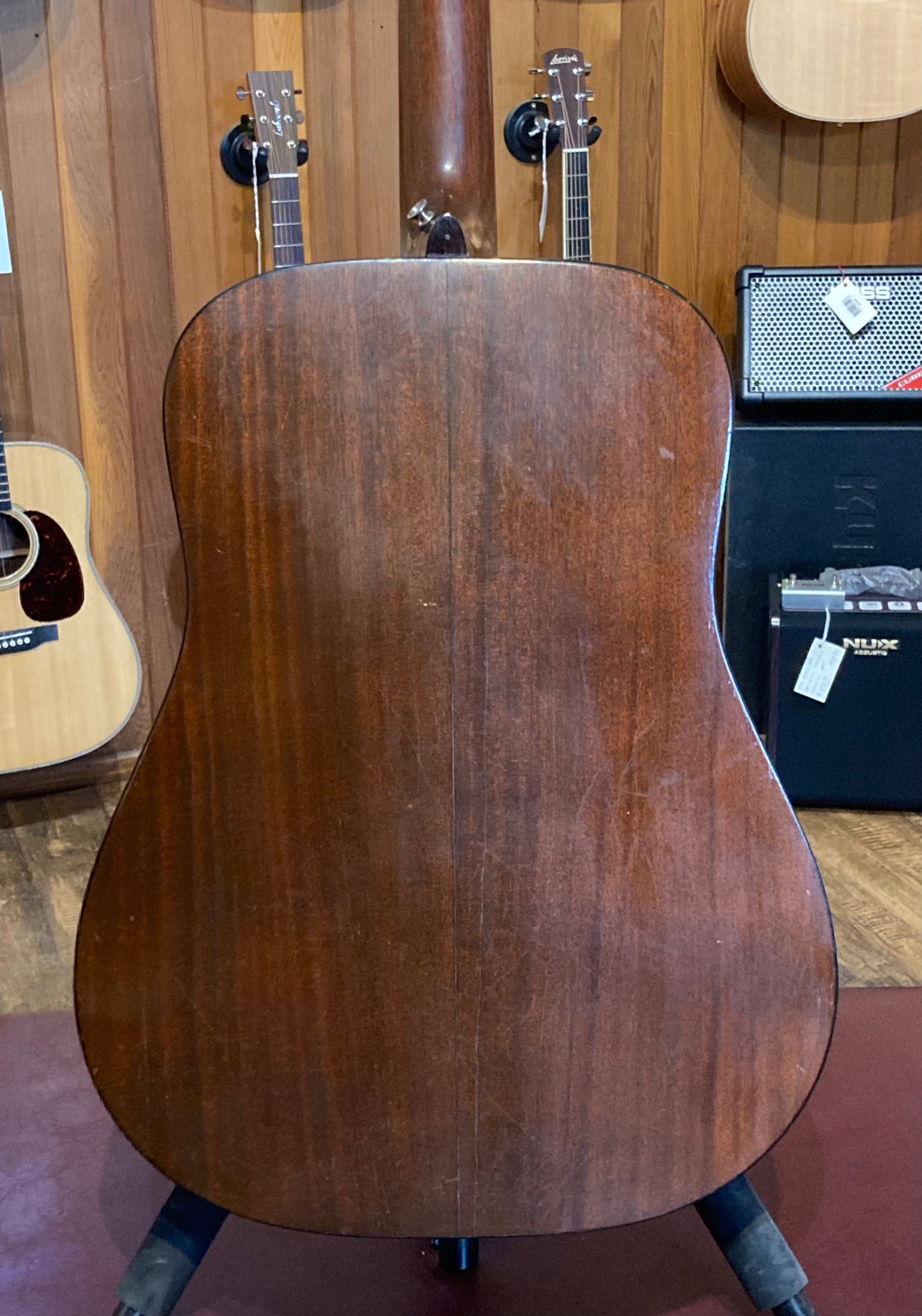 Martin D-18 (1977)