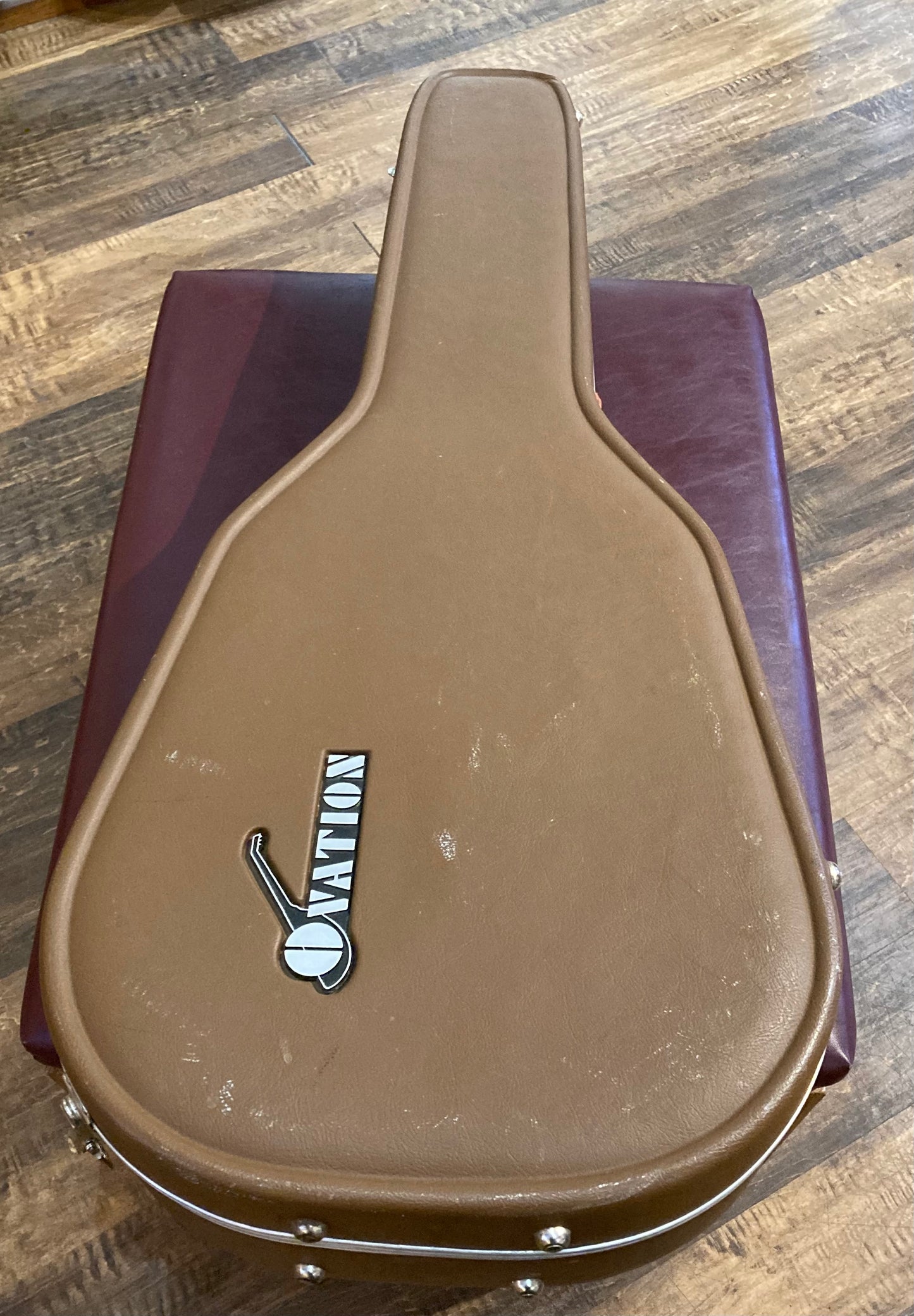 Ovation 1611 Acoustic/Electric Guitar w/Case (1982)