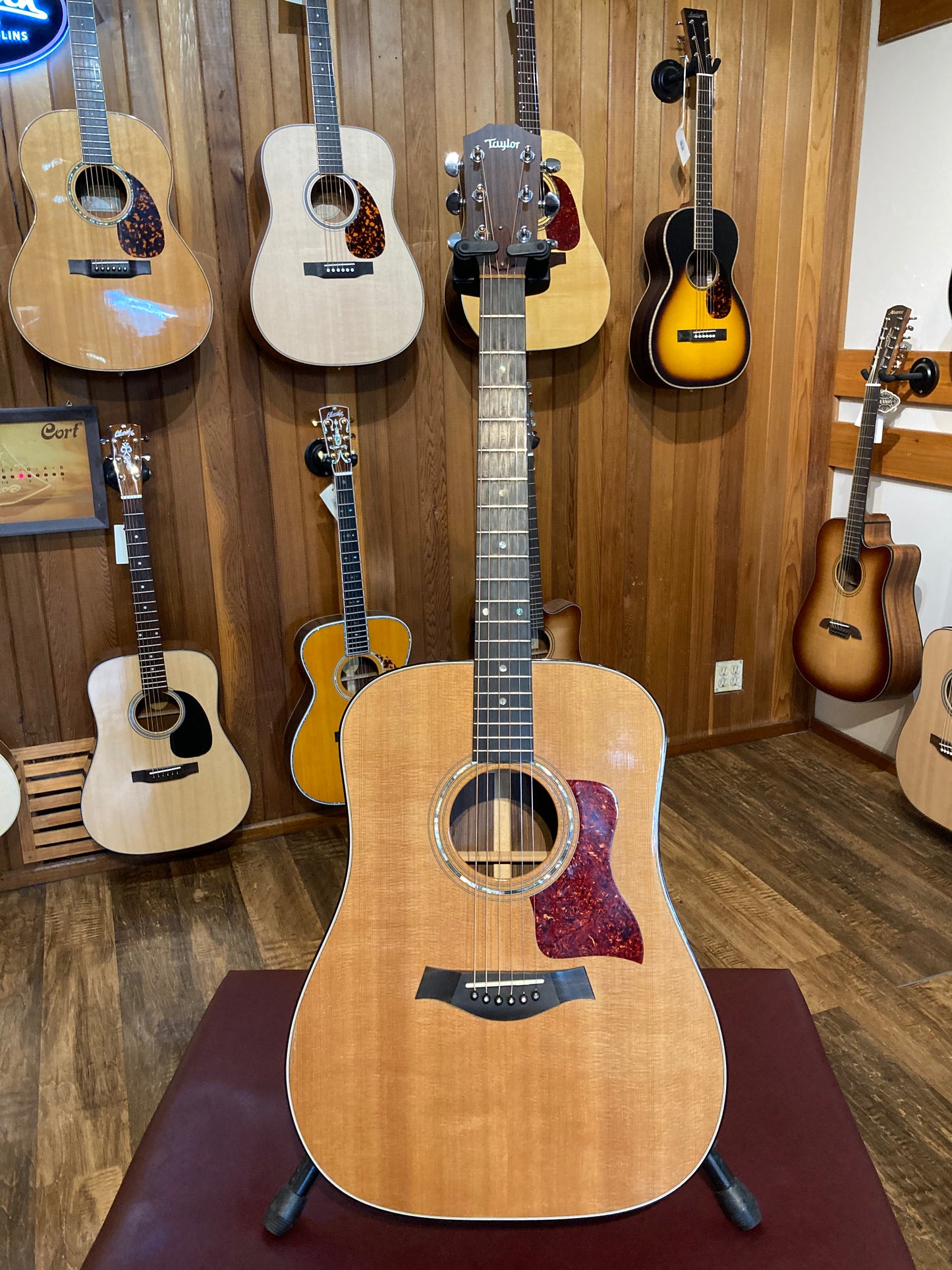 Taylor 710 w/Case (1994)
