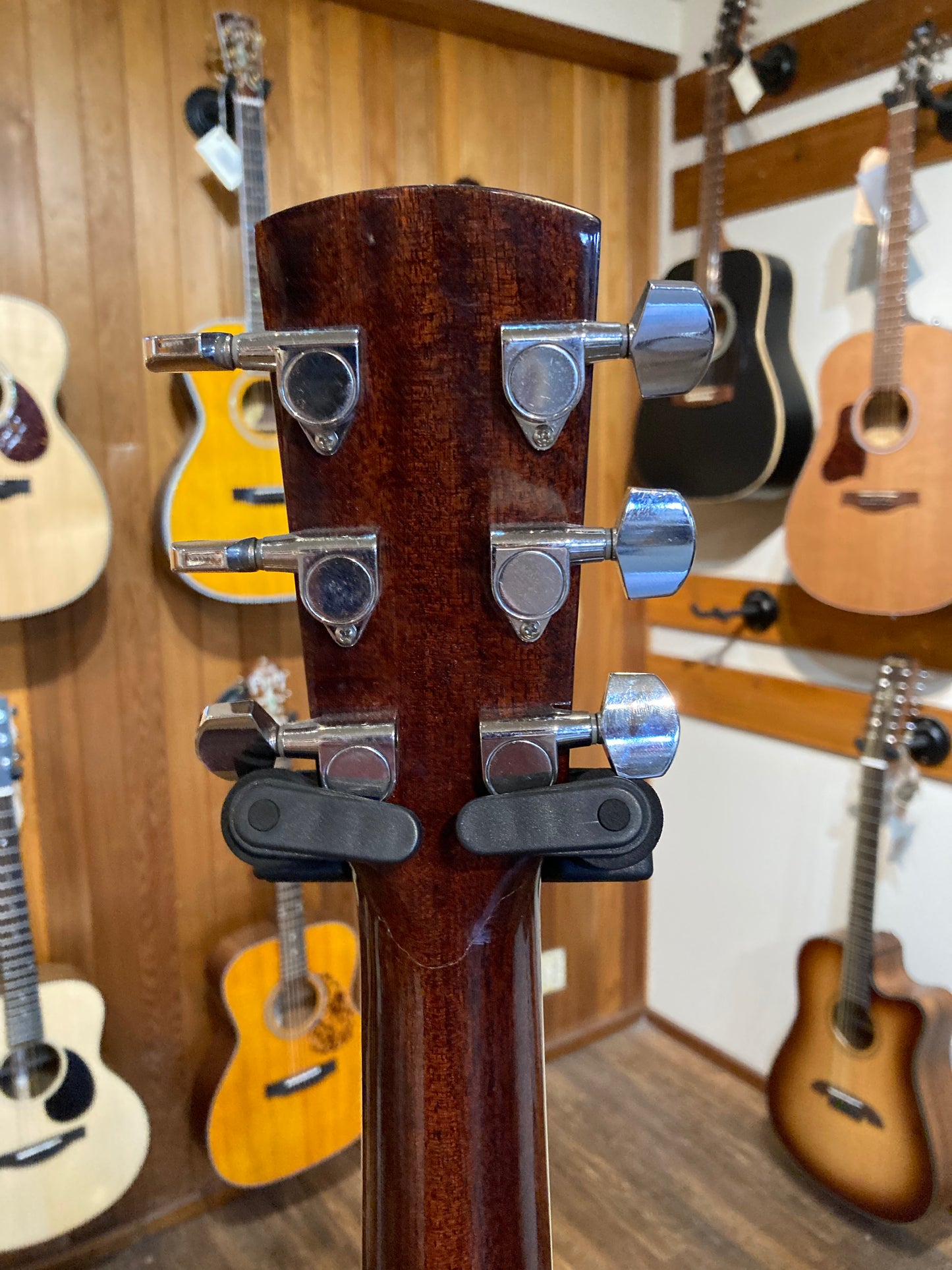Regal RD30 Roundneck Resonator (Used)