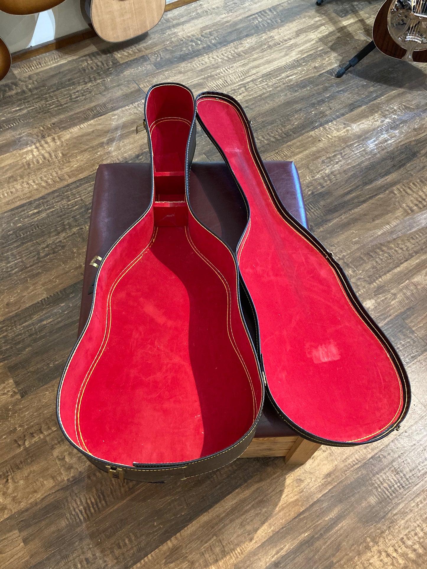 Regal RD30 Roundneck Resonator (Used)