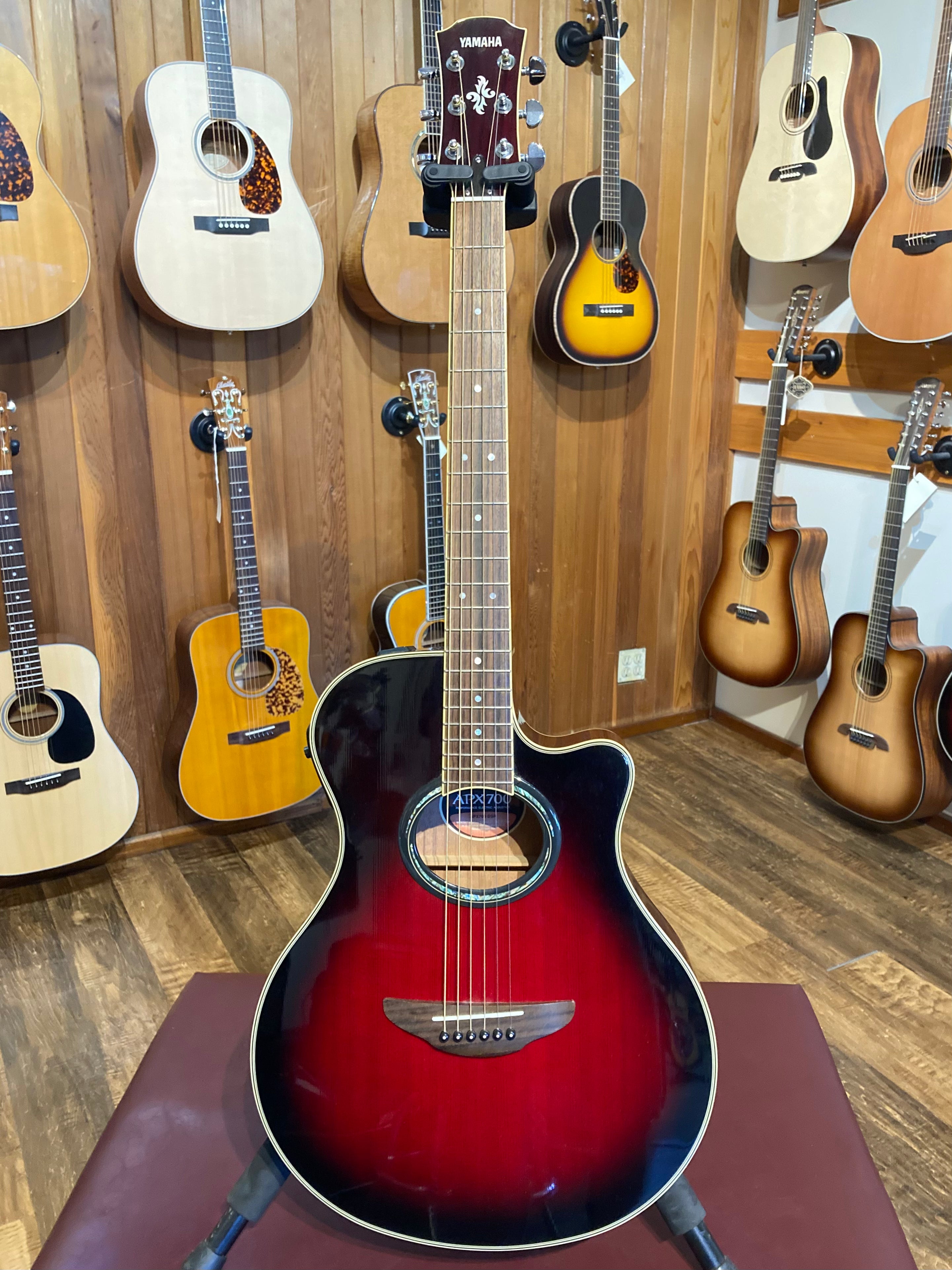 Yamaha APX 700 Used Acoustic Music Shop