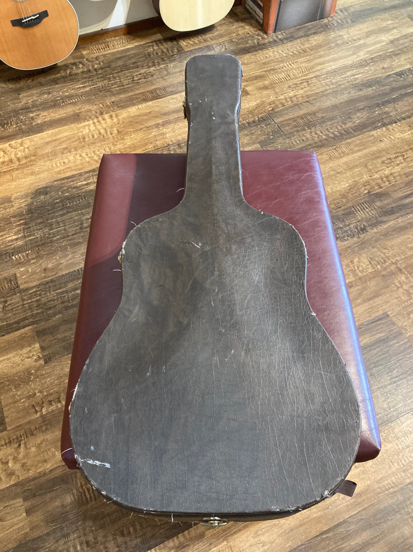 Taylor 710 w/Case (1994)