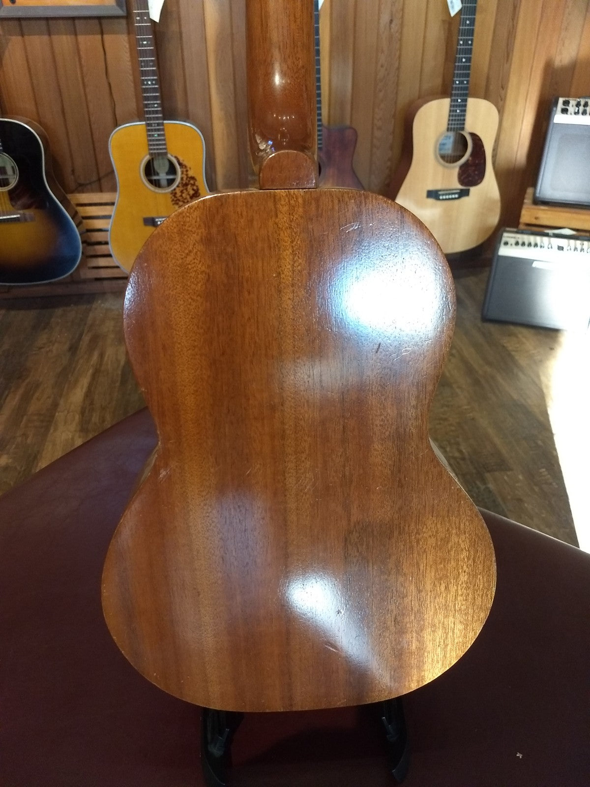 Harmony baritone uke (60's)